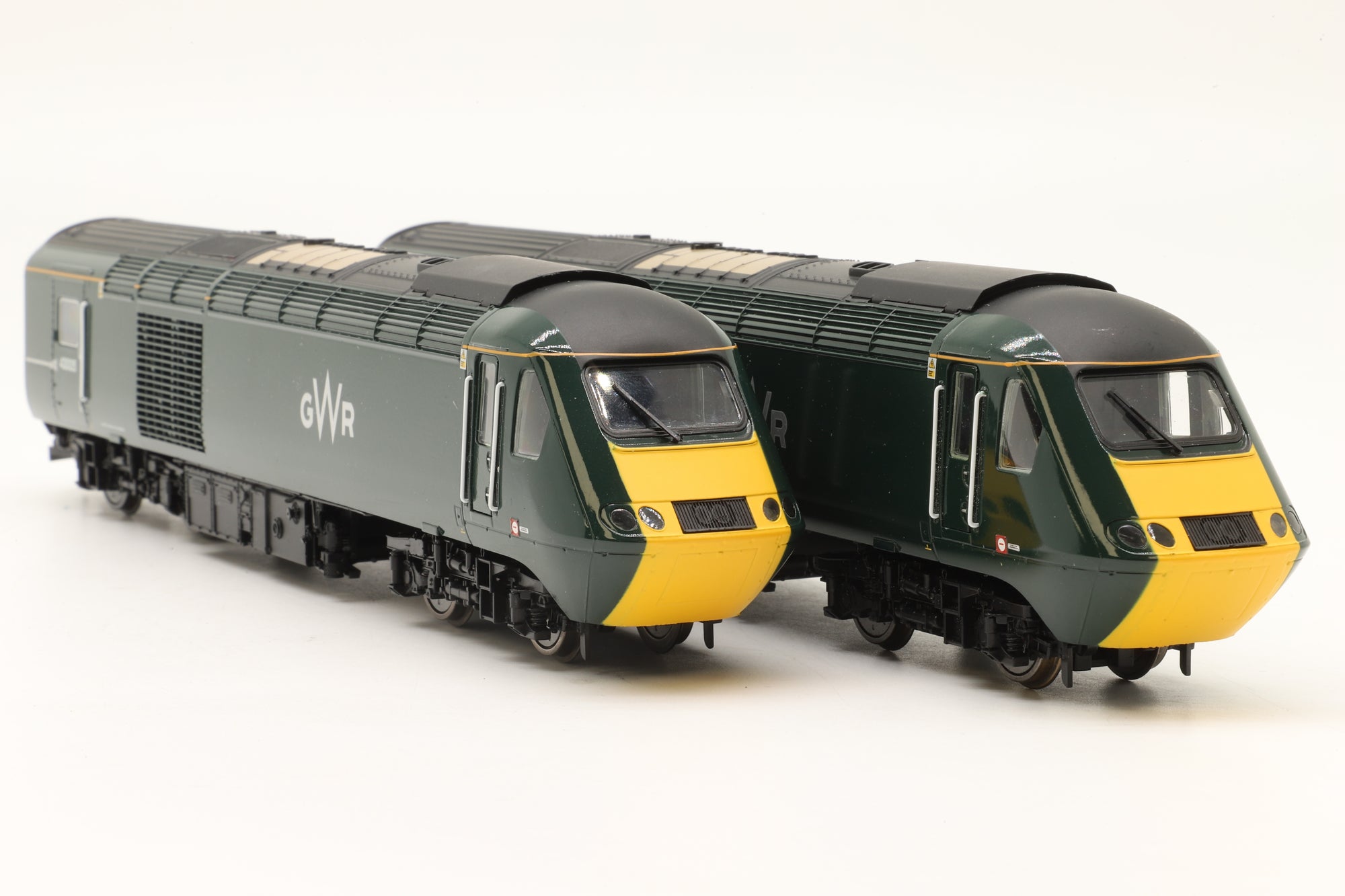 Hornby OO R3685 Class 43 HST Power Car Set GWR DCC Sound