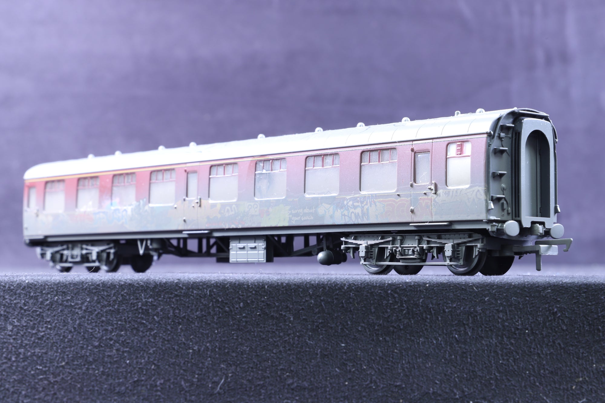 Hornby OO Rake of 3 BR Mk1 Coaches in Maroon - Weathered w/ Graffiti