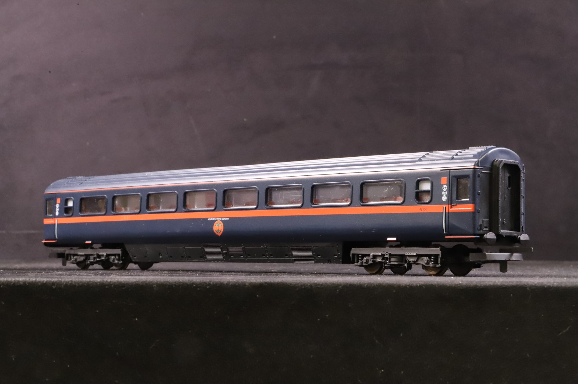 Lima OO L149908 Class 43 HST Set Incl. 2x Mk3 Coaches in GNER Livery