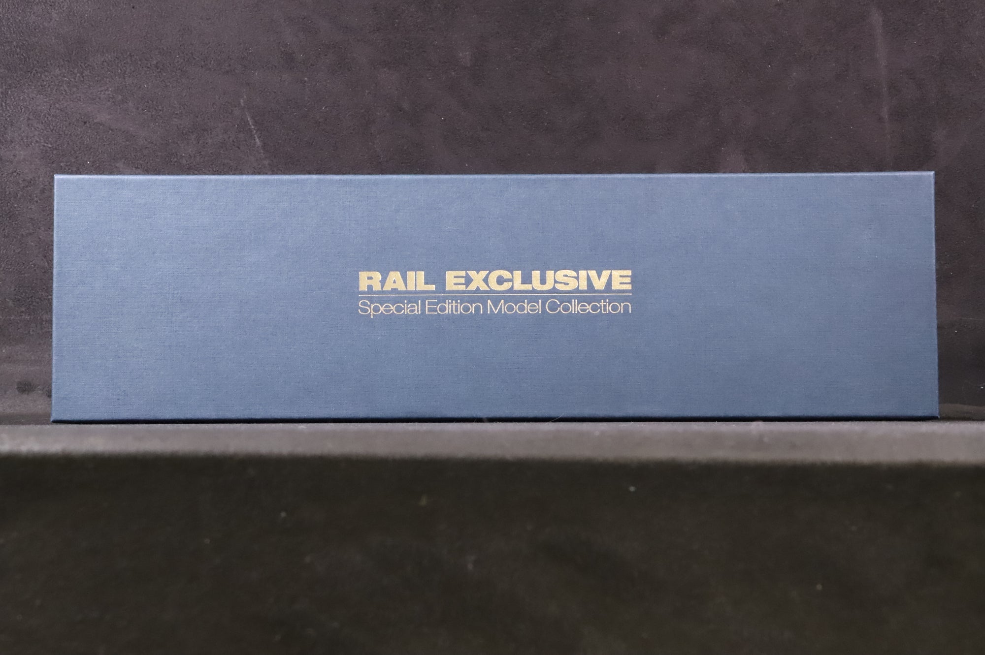 ViTrains OO V2115 Class 47 47636 'Sir John de Graeme' in BR Blue w/ Large Logos & West Highland Terrier Emblem