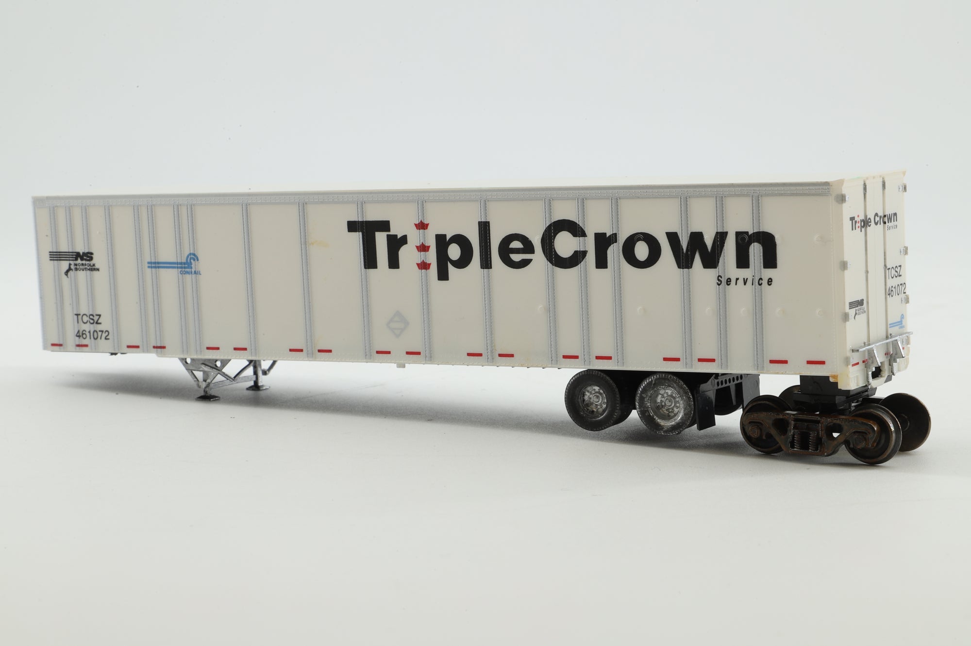 Bowser HO Rake of 12 TOFC Road-Rail Cars w/ Triple Crown Branding