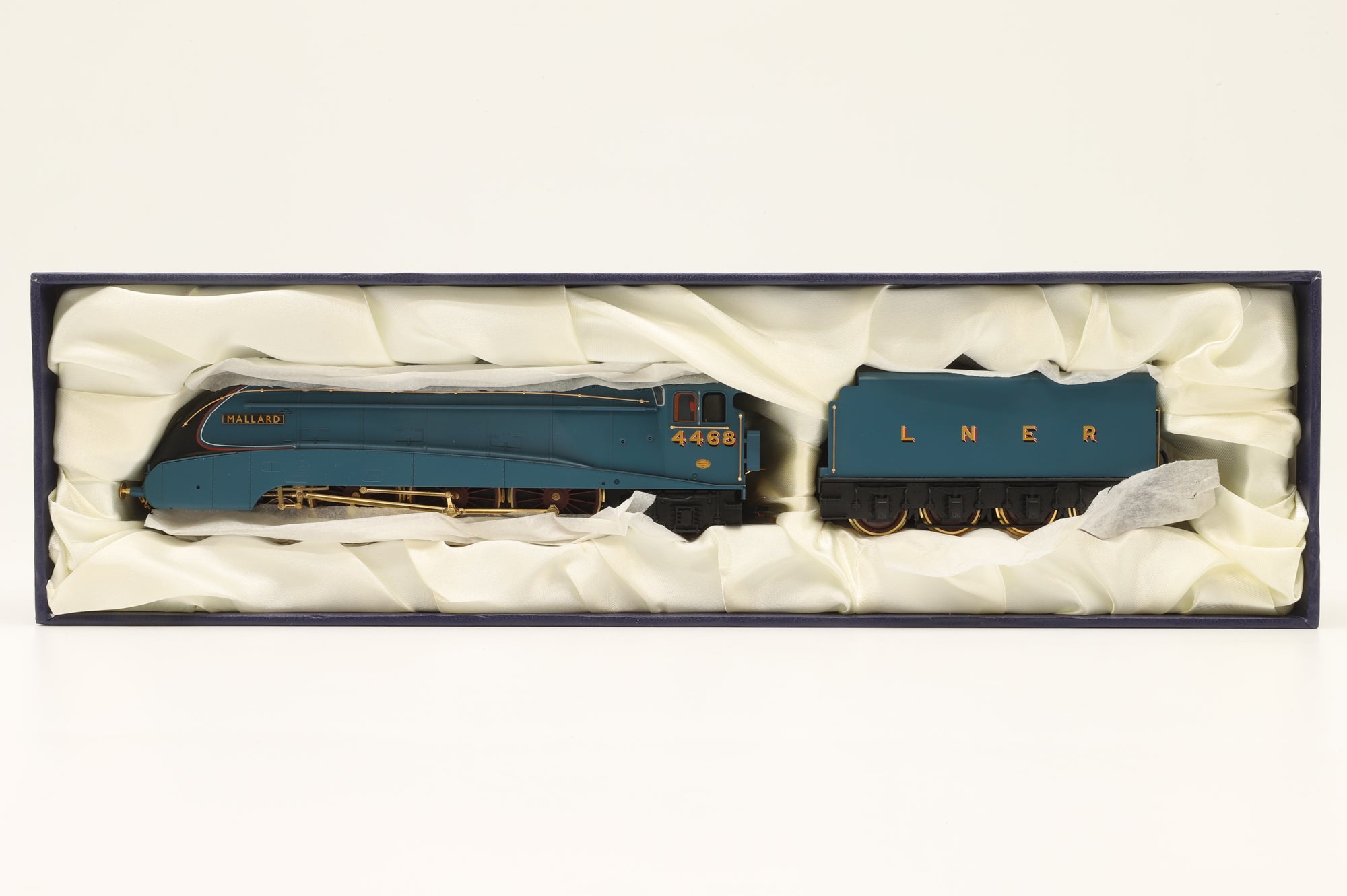 Hornby OO R2684 Class A4 '4468' 'Mallard' LNER Garter Blue 18CT Gold Plated Ltd Ed 3737/5000