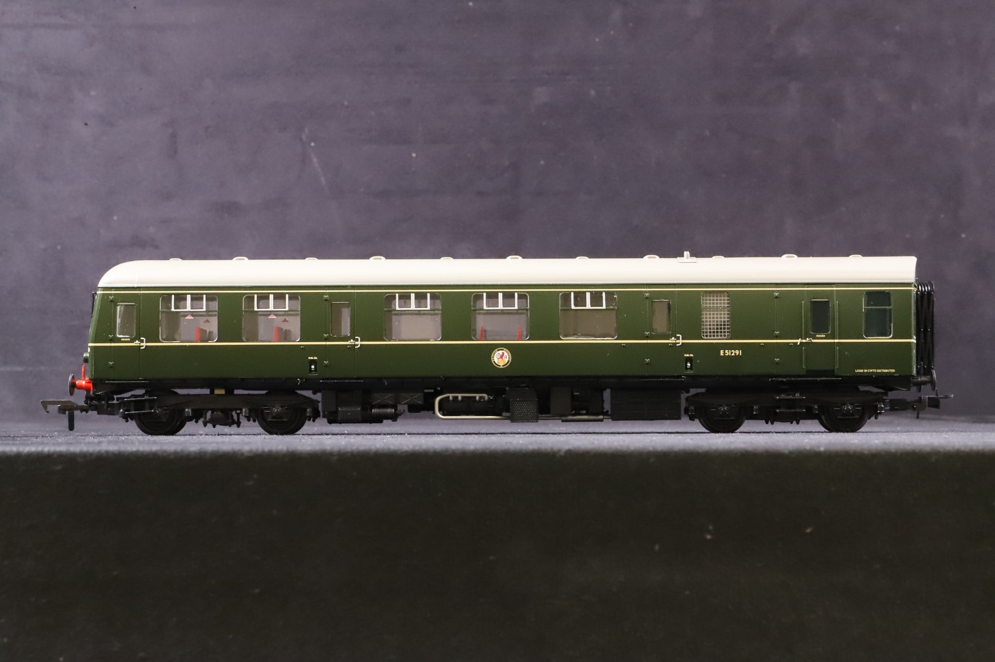 Bachmann OO 31-326B Class 105 2 Car DMU BR Green Speed Whiskers DCC Sound