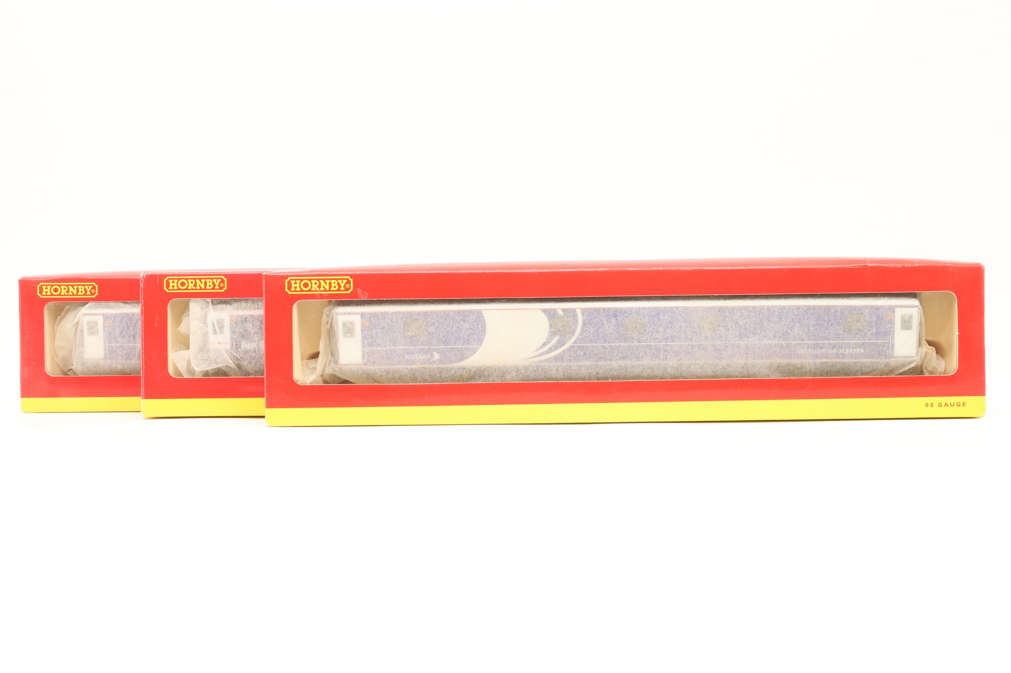 Hornby OO Rake Of 3 Scotrail Caledonian Sleeper Coaches Inc. R4283A, R4283A & R4307