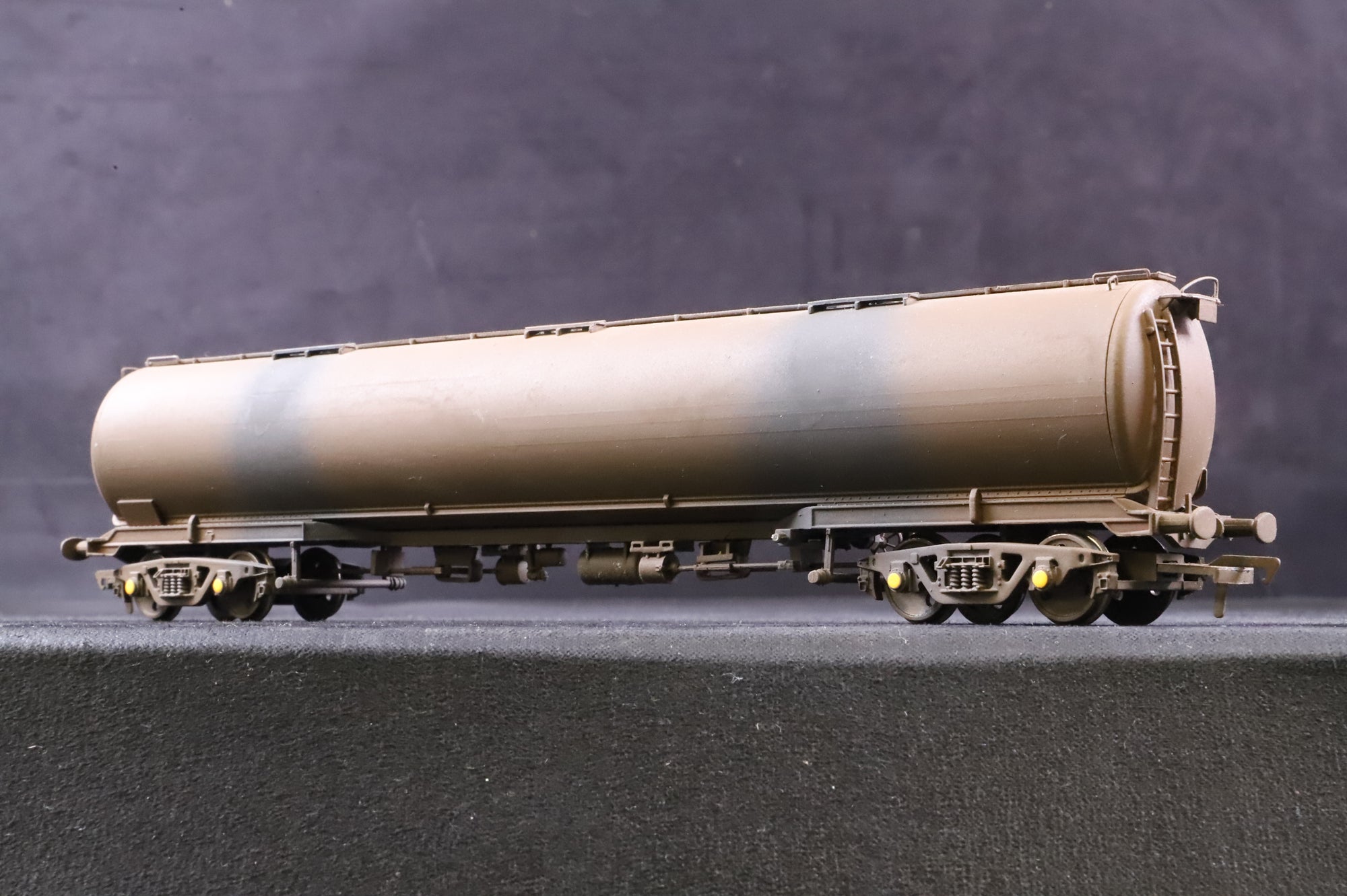 WORKSHOP Bachmann OO Rake of 3 100T Bogie Tank Wagons in a Heavily Weathered Brown