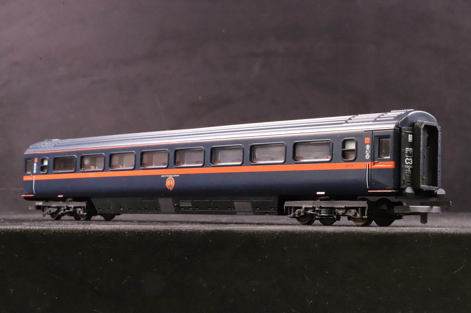 Lima OO L149908 Class 43 HST Set Incl. 2x Mk3 Coaches in GNER Livery