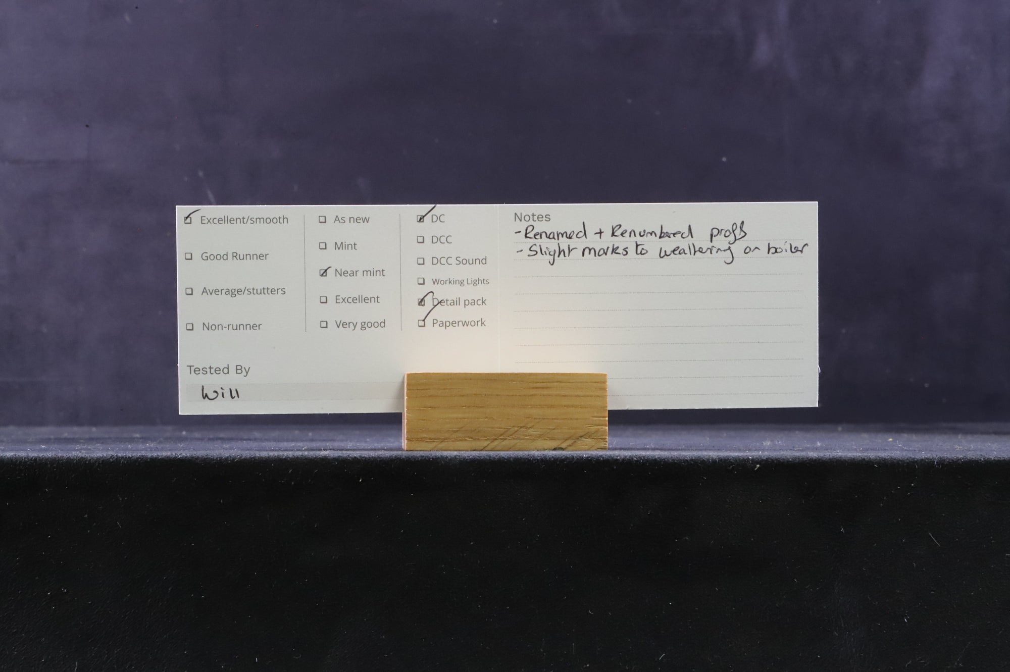 Hornby OO R3318 Class B17/6 61620 'Clumber' in Lined BR Green w/ Early Crests - Lightly Weathered