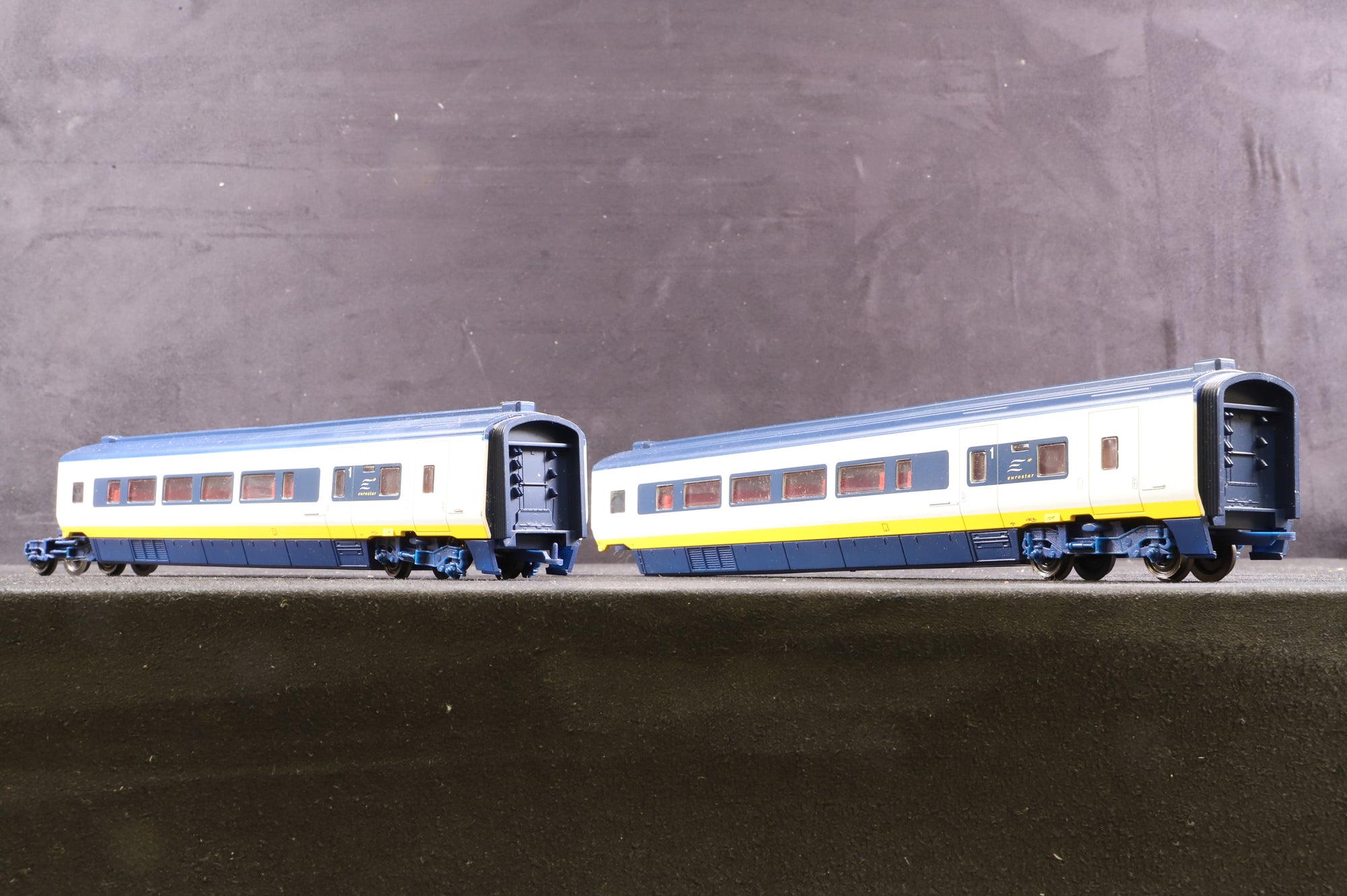 Hornby OO Eurostar 12 Car Set