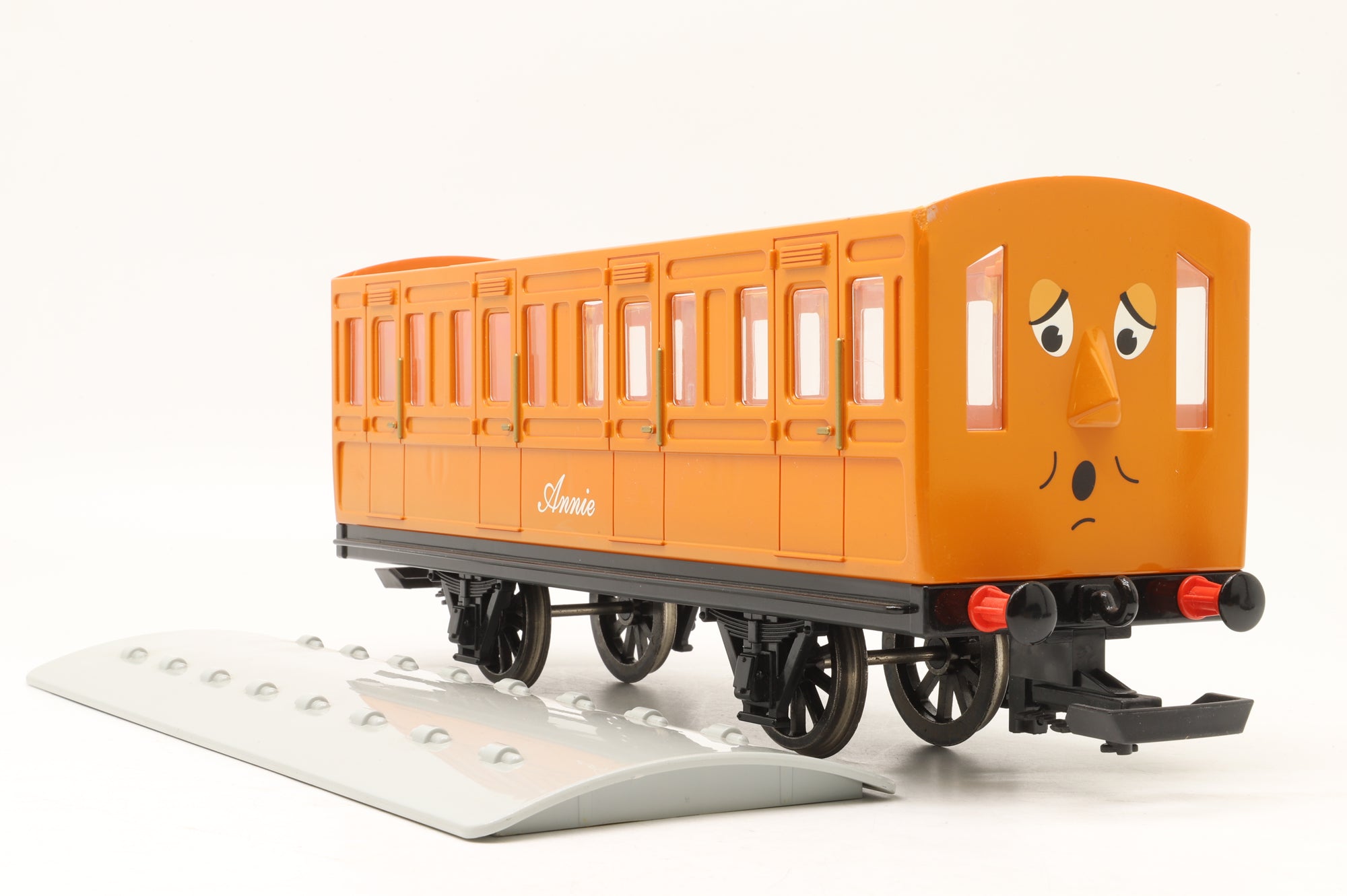 Bachmann G Scale Thomas the Tank Engine (Radio Control) & Annie Coach