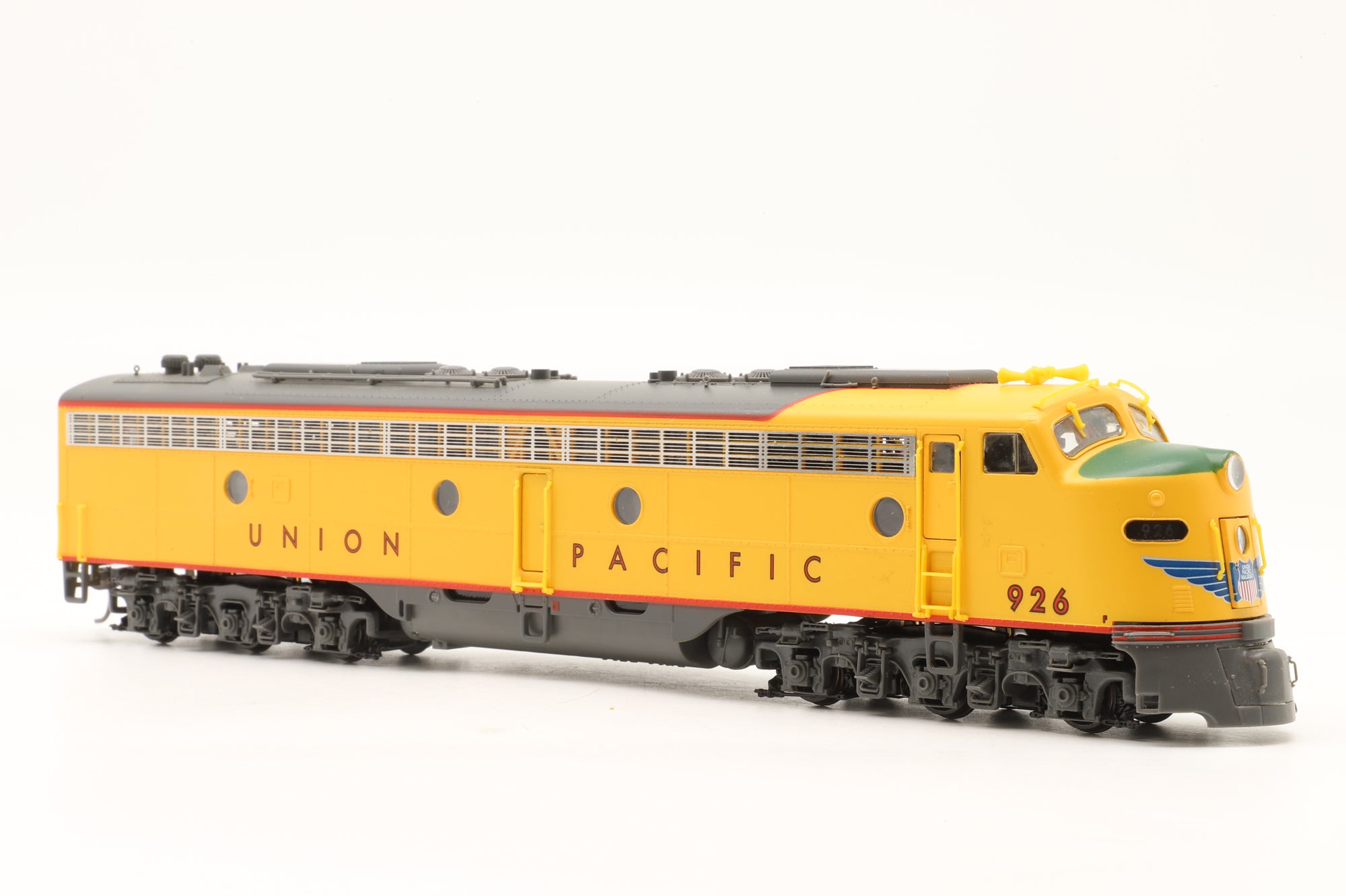 Proto 2000 Series HO 8136 E8/9 #926 in UP Livery