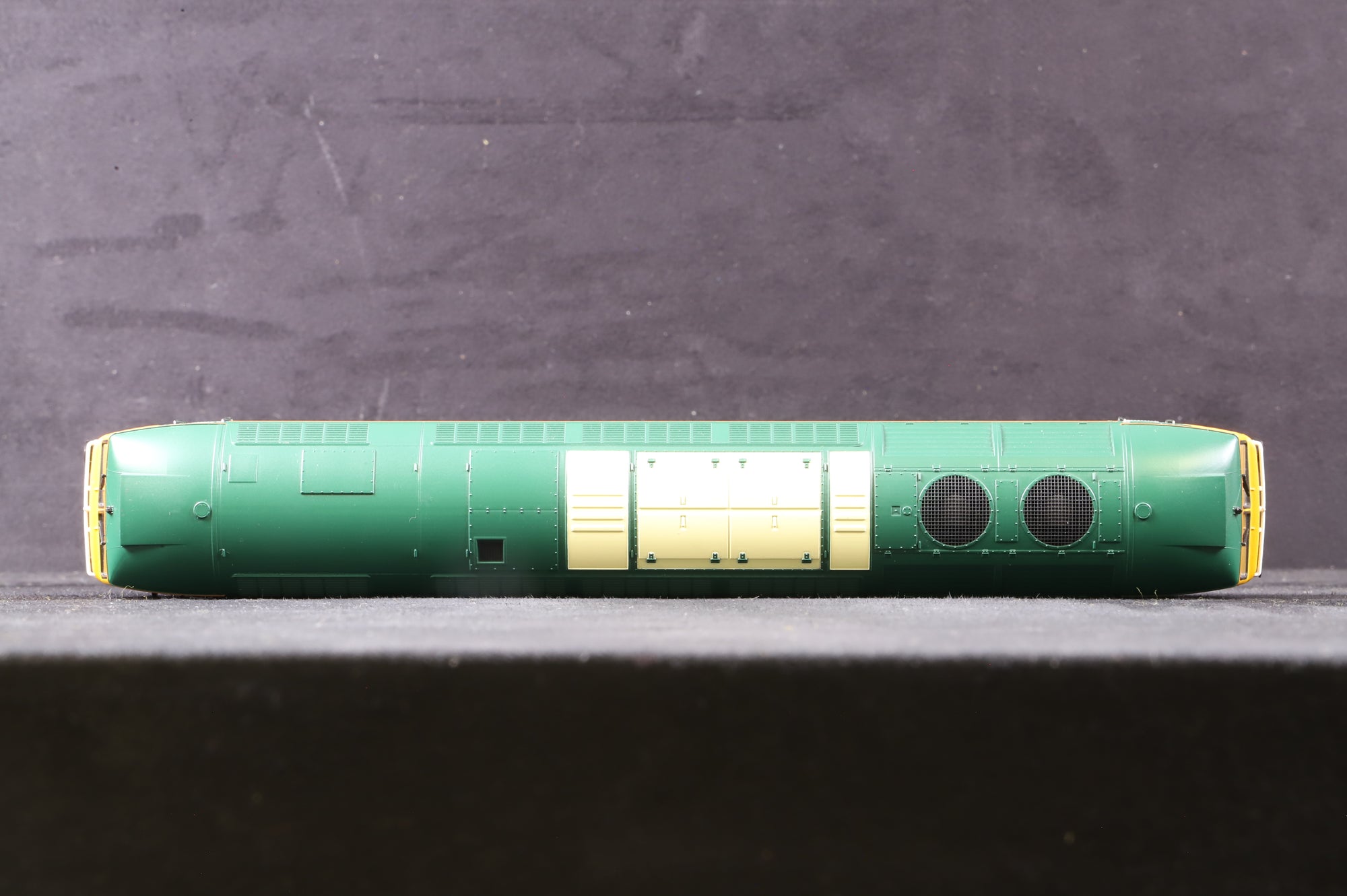 Heljan OO 4680 Class 47 '47193' Freightliner Green