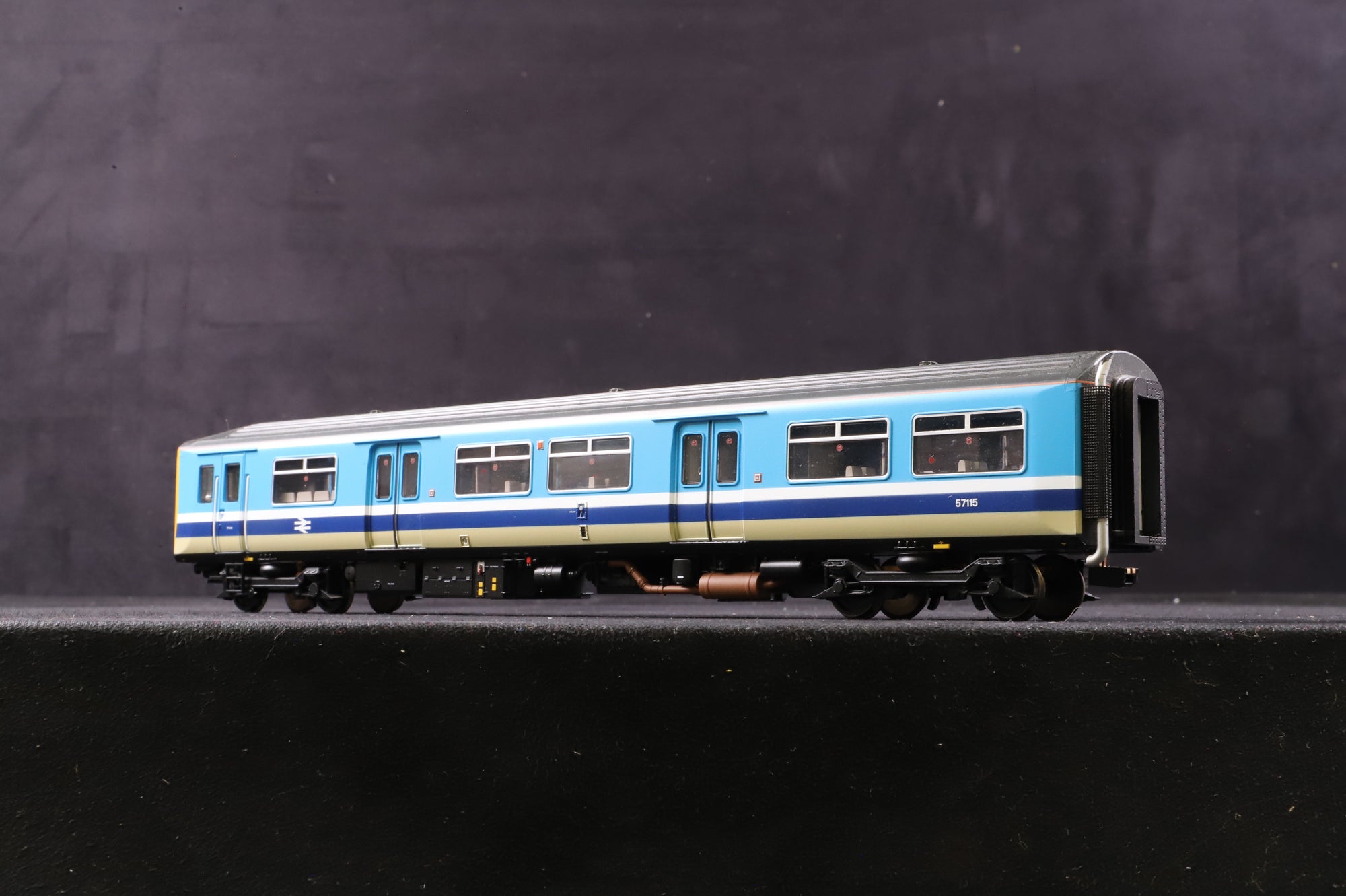 Bachmann OO 32-929SF Class 150/1 2 Car DMU '150115' BR Provincial DCC Sound