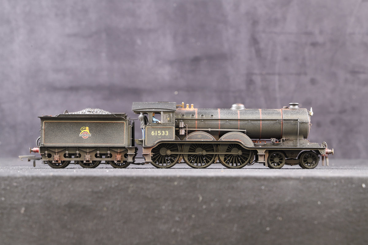 Hornby OO R3431 B12 Class &#39;61533&#39; BR Lined Black E/C, Weathered