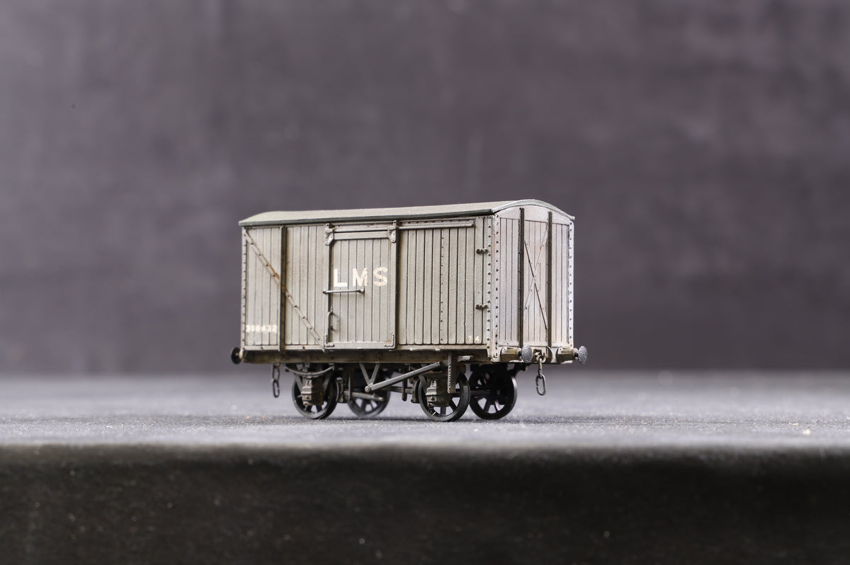 P4 Kit Built Rake Of 5 LMS Weathered Box Vans