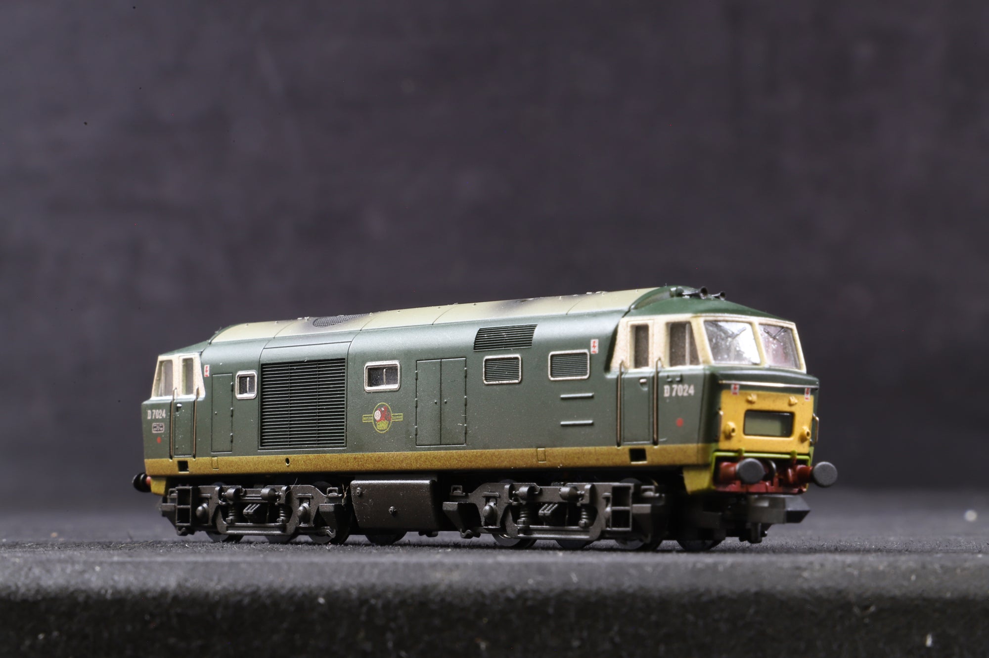 Dapol N 2D-018-004 Hymek 'D7024' Two Tone Green, Weathered