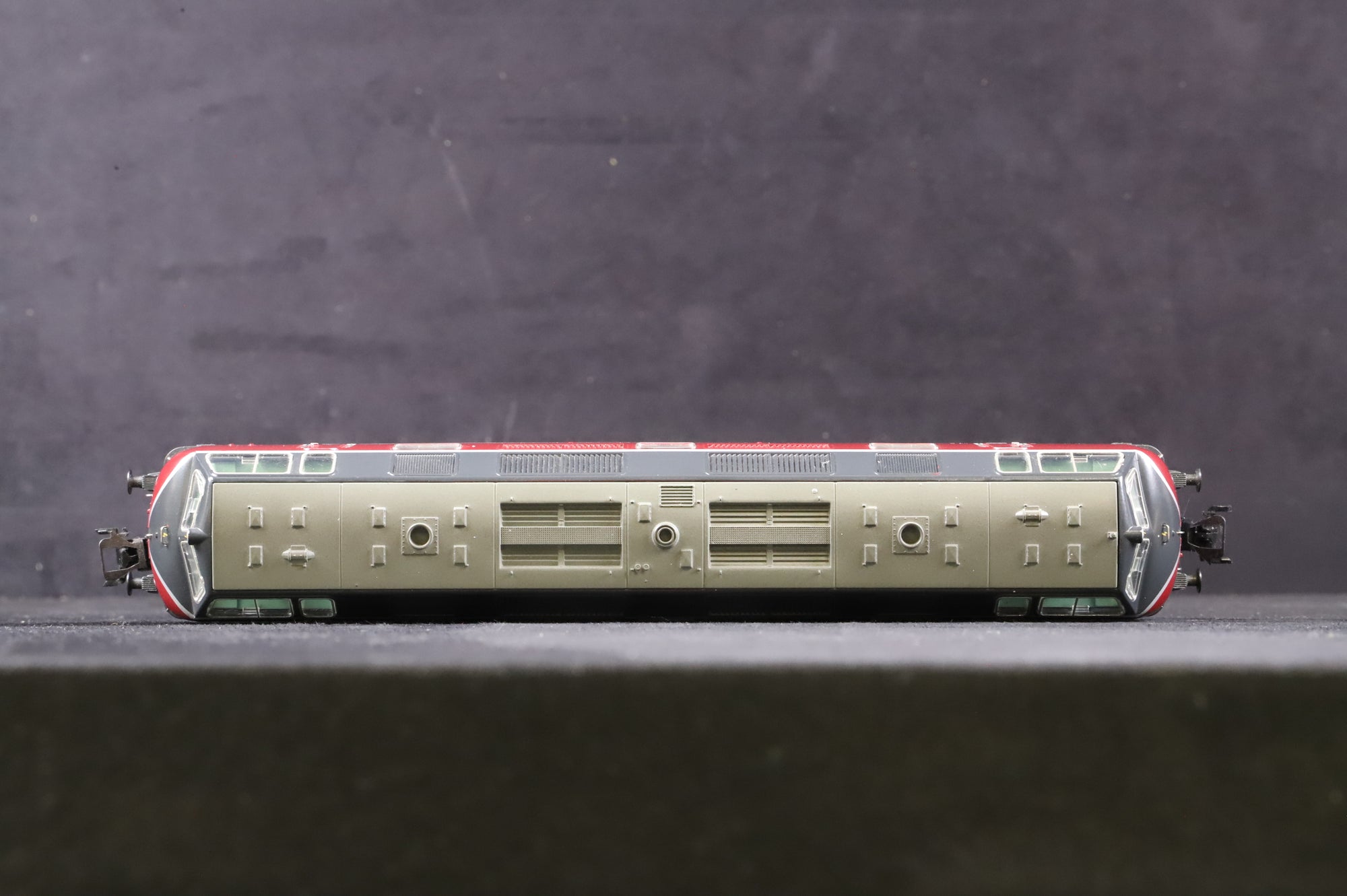 Marklin HO 3382 BR V200.1 V200139 in DB Crimson/Black - UNTESTED