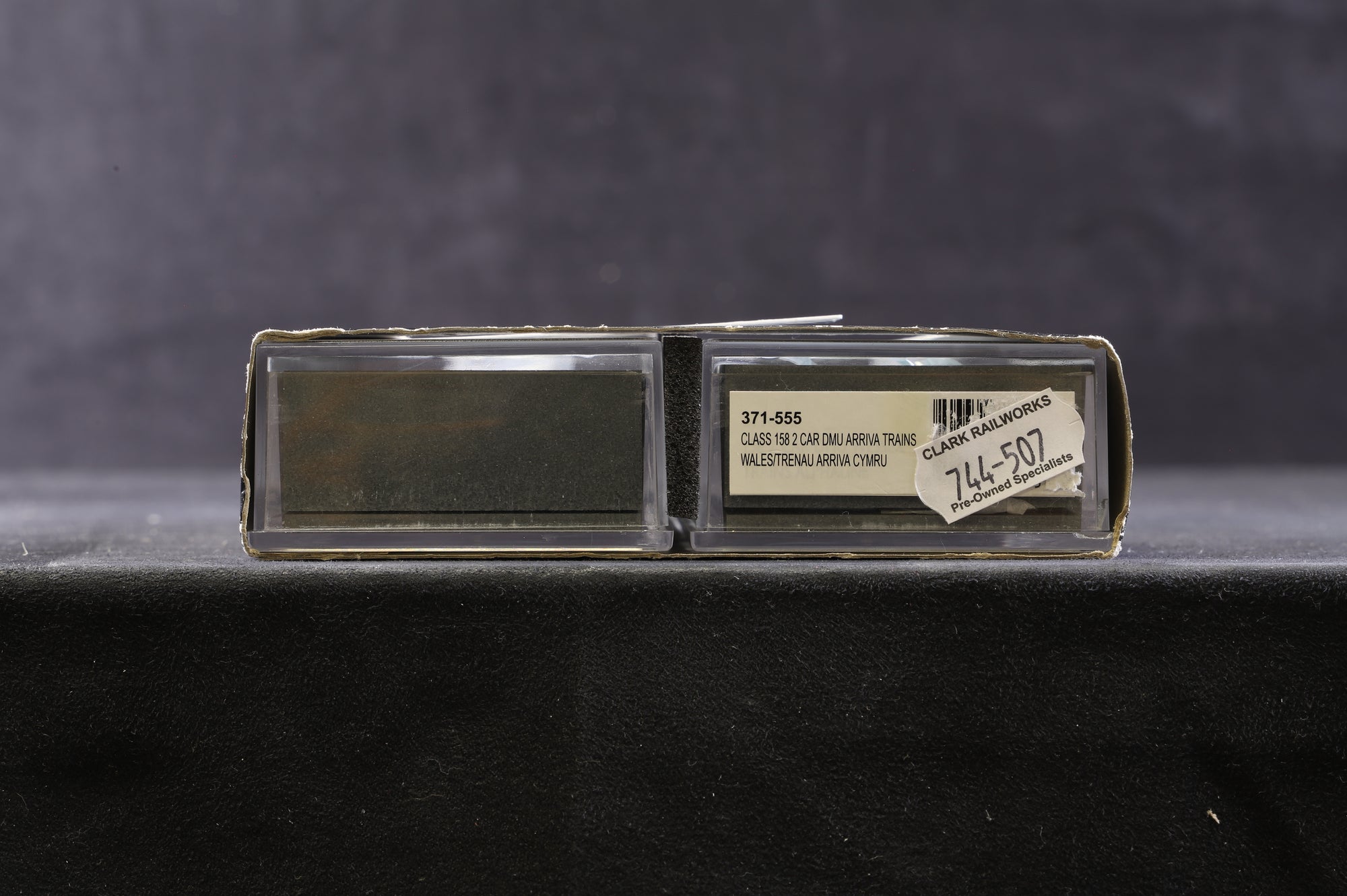 Graham Farish N 371-555 Class 158 2 Car DMU Arriva Trains Wales/Trenau Arriva Cymru '57823'