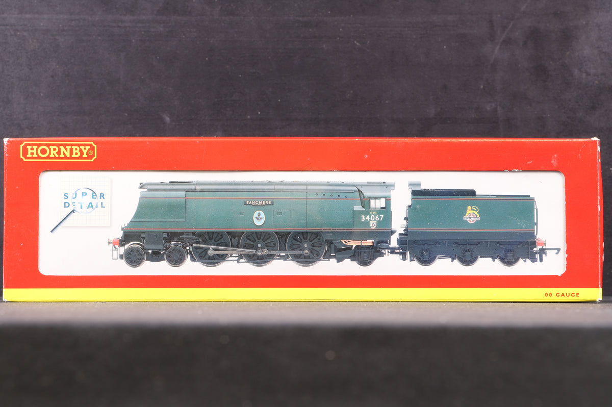 Hornby OO R2221 4-6-2 Battle of Britain &#39;Tangmere&#39; &#39;34067&#39; BR Lined Green E/C