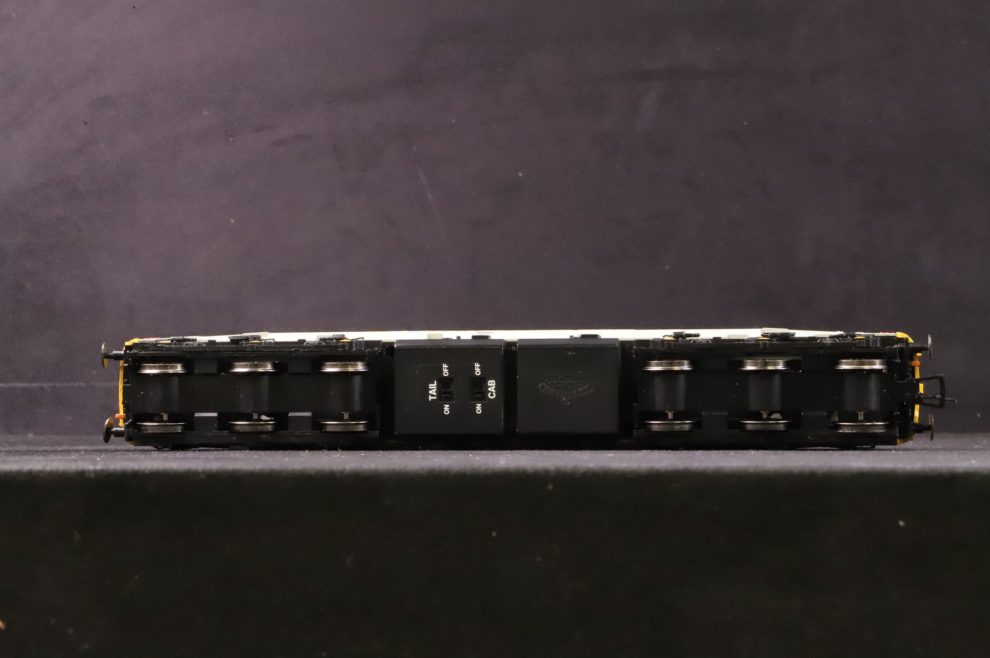 Bachmann OO 32-386 Class 37/5 37514 in BR Railfreight Grey Metals Livery