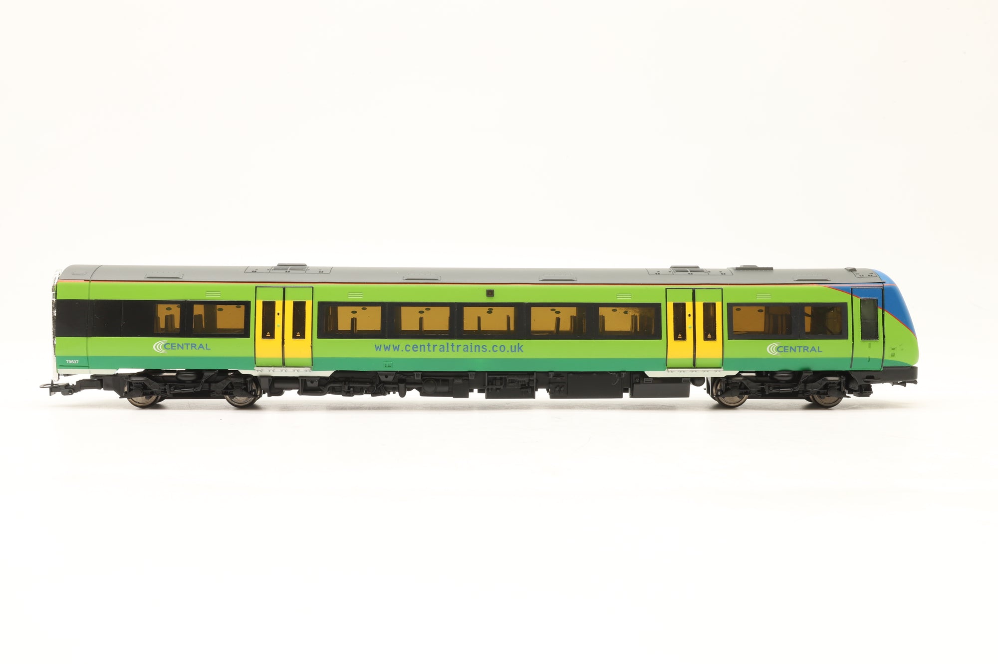 Bachmann OO 32-460 Class 170/5 Turbostar 3-Car DMU in Central Trains Livery