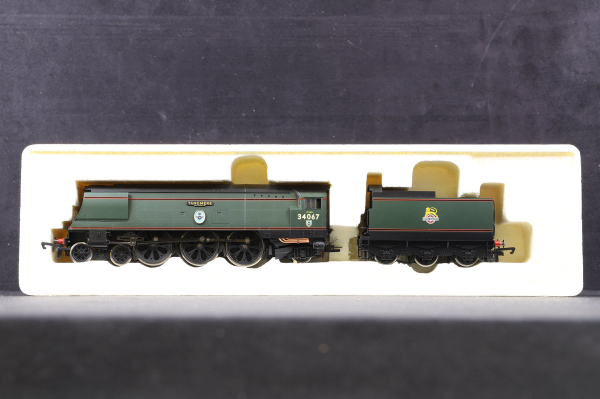 Hornby OO R2221 4-6-2 Battle of Britain &#39;Tangmere&#39; &#39;34067&#39; BR Lined Green E/C