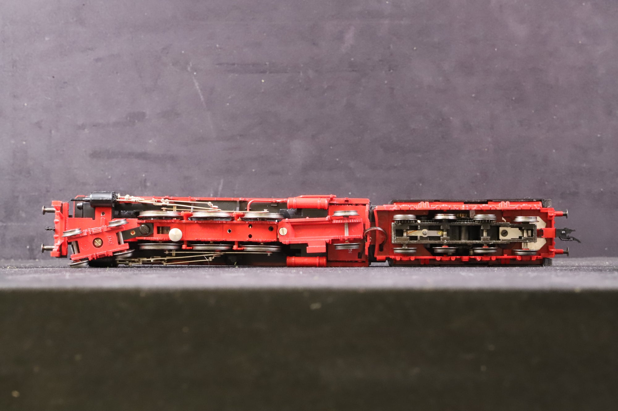 Fleischmann HO 4169 BR 01 01164 in DB Black/Red