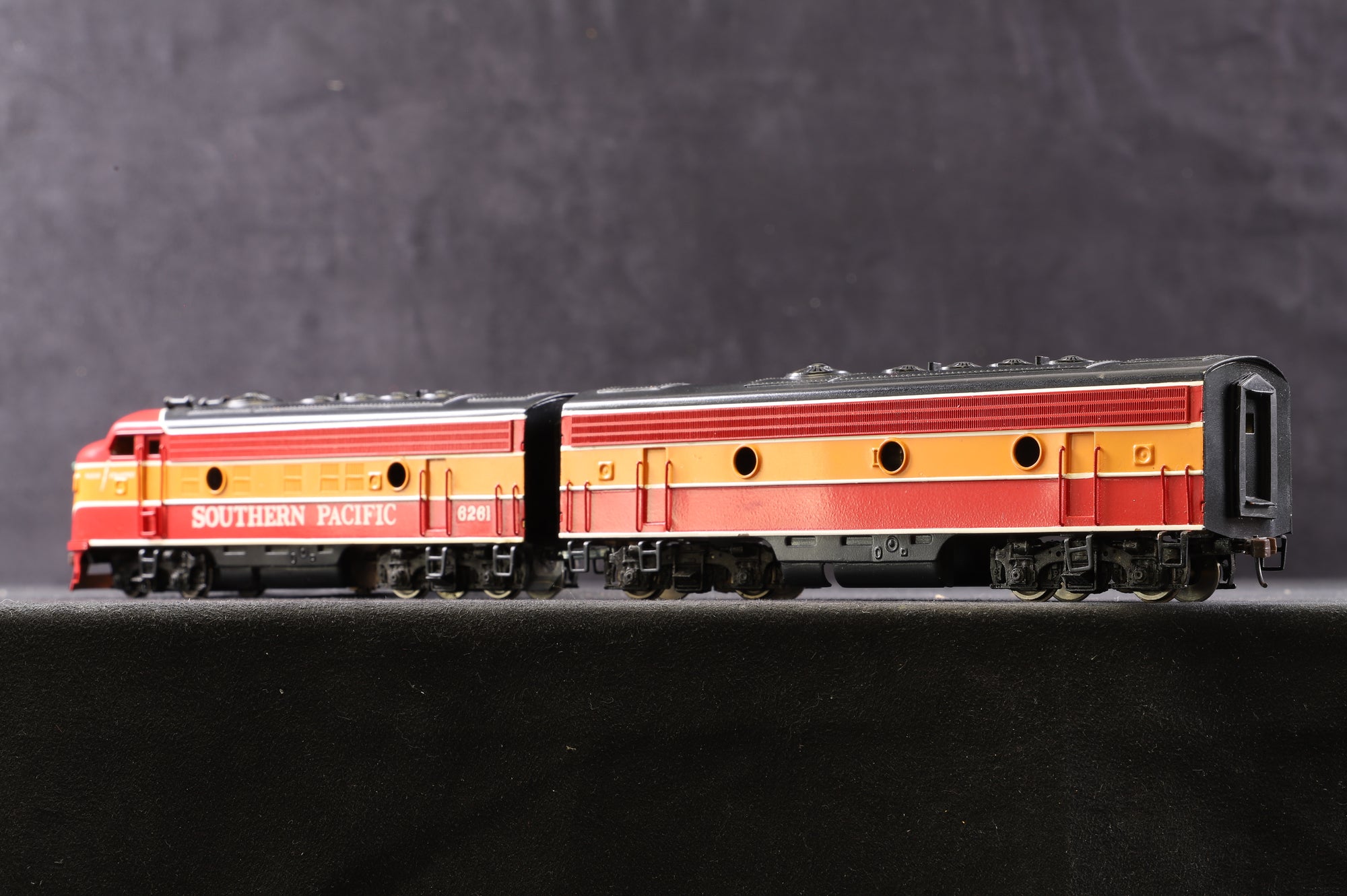 Tenshodo HO Brass EMD F-9 Southern Pacific '6261' A&B Unit Diesel Locomotive