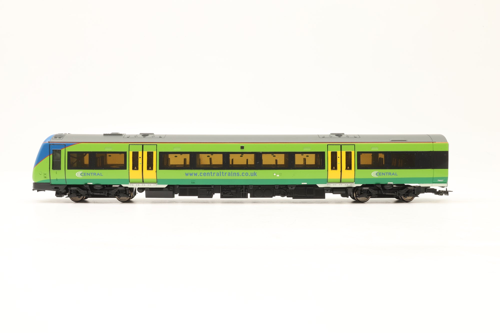 Bachmann OO 32-460 Class 170/5 Turbostar 3-Car DMU in Central Trains Livery