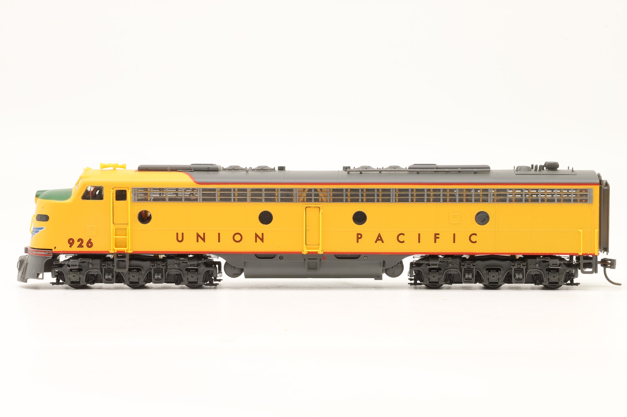 Proto 2000 Series HO 8136 E8/9 #926 in UP Livery