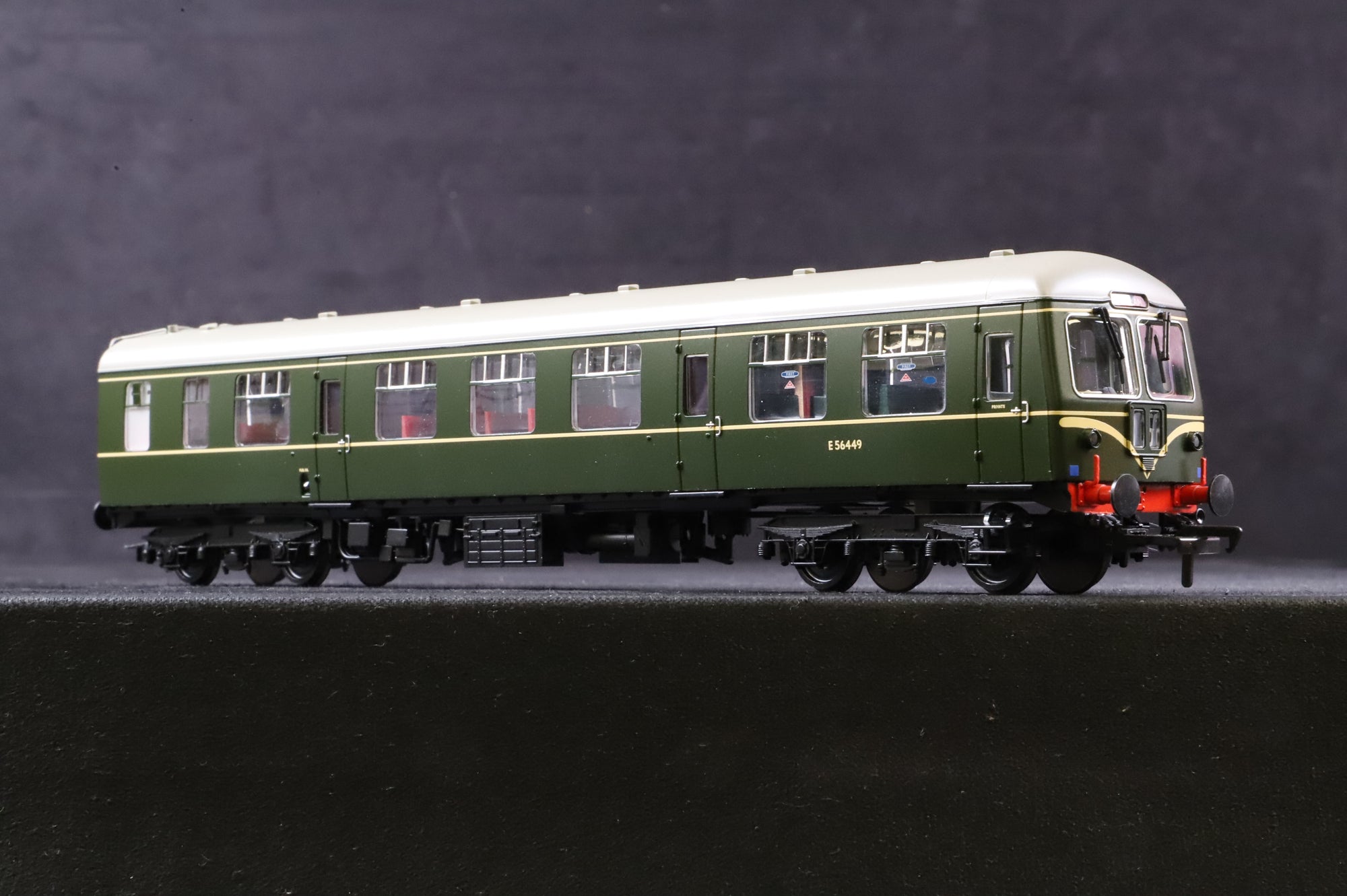Bachmann OO 31-326B Class 105 2 Car DMU BR Green Speed Whiskers DCC Sound