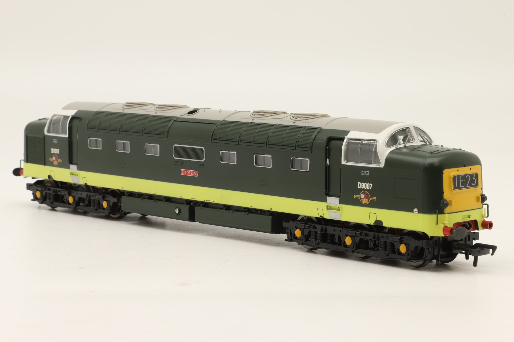 Bachmann OO 32-525DS Class 55 Deltic 'D9007' 'Pinza' BR Two Tone Green DCC Sound