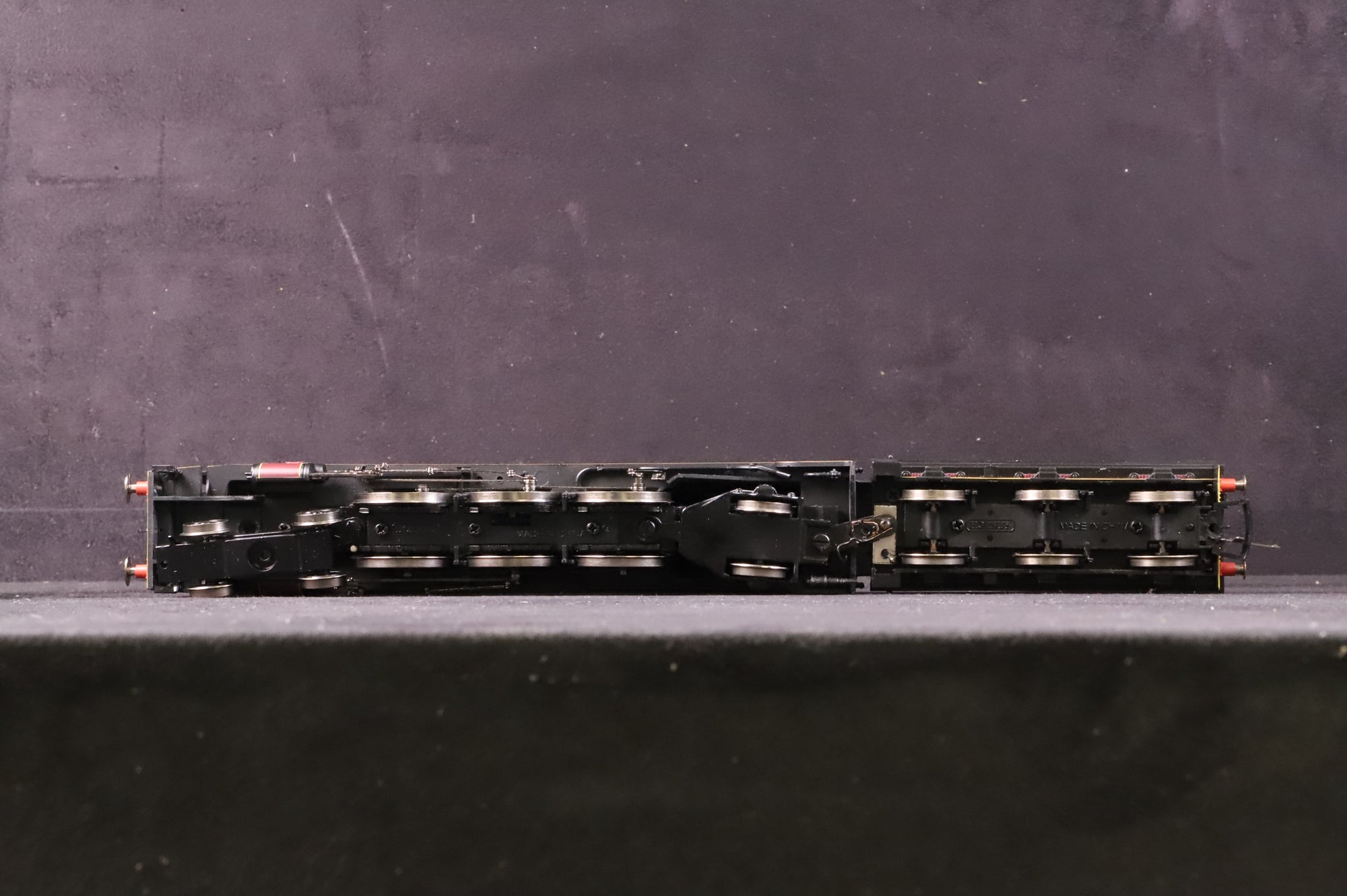 Hornby OO R2444 Duchess Class 'City of Carlisle' BR Maroon