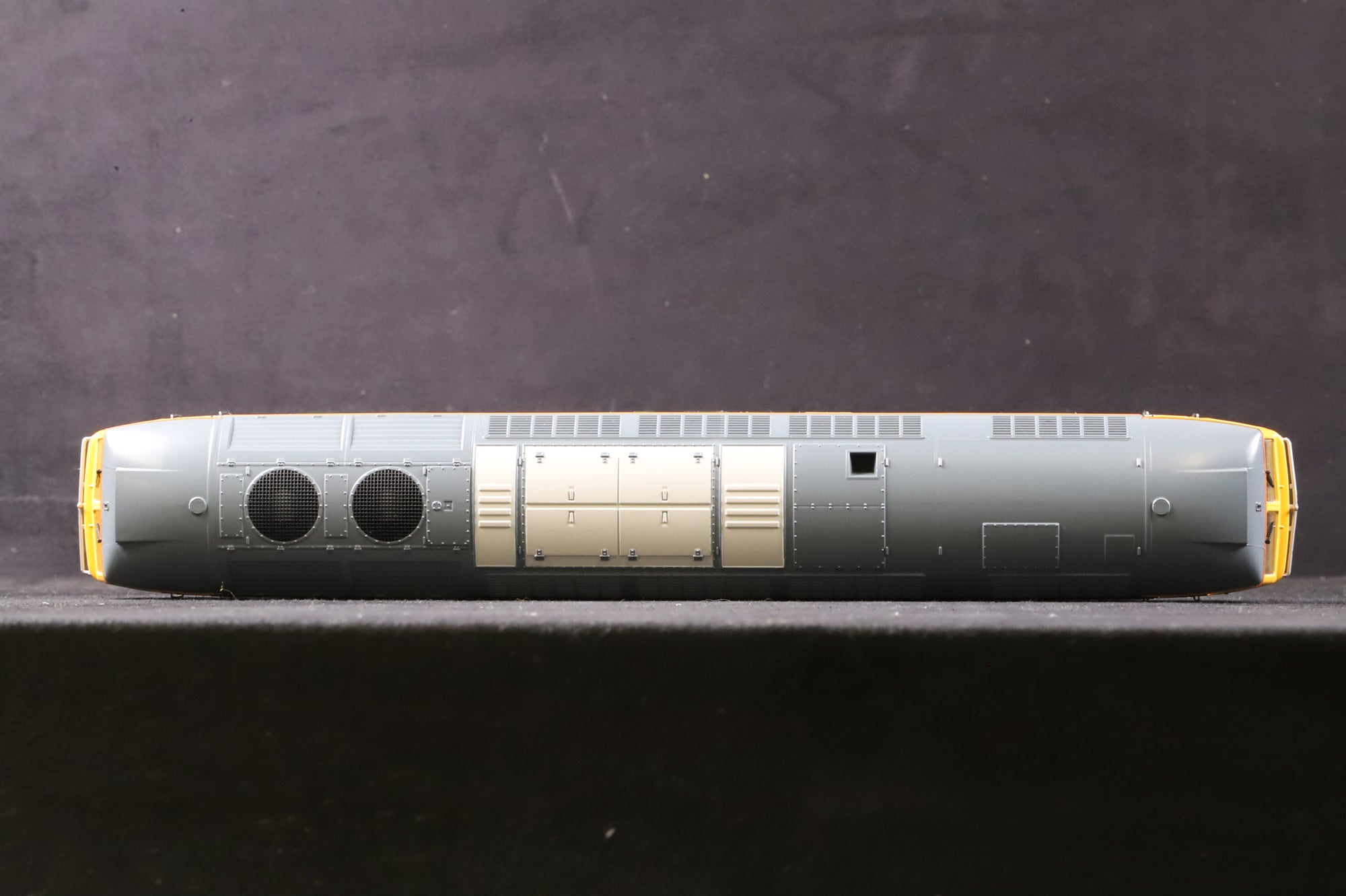 Heljan OO 4666 Class 47 Diesel '47851/D1966' 'Traction Magazine' BR Heritage Green