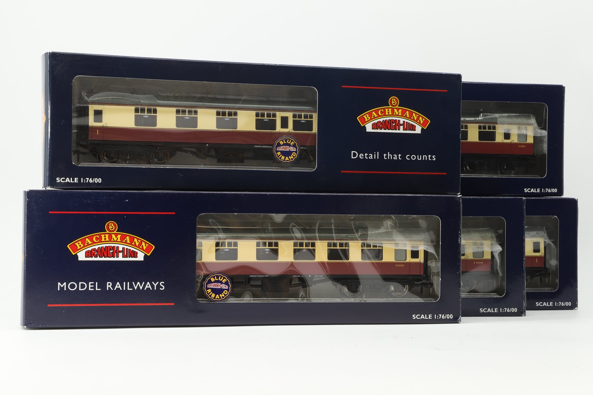 Bachmann OO Rake Of 5 BR Mk1 Crimson & Cream Coaches Inc. 39-152, 39-052D, 39-227A, 39-027D & 39-152B