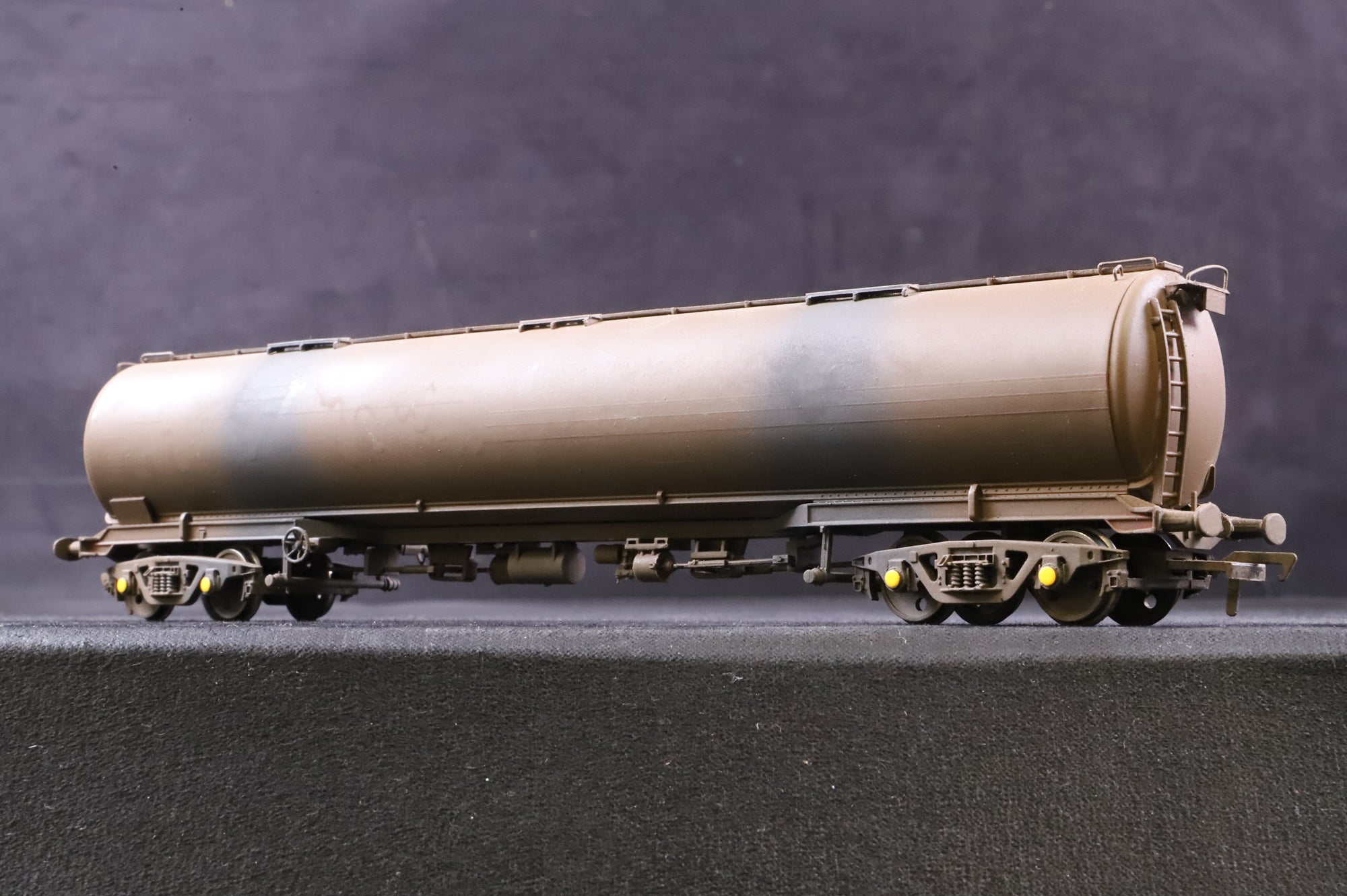 WORKSHOP Bachmann OO Rake of 3 100T Bogie Tank Wagons in a Heavily Weathered Brown