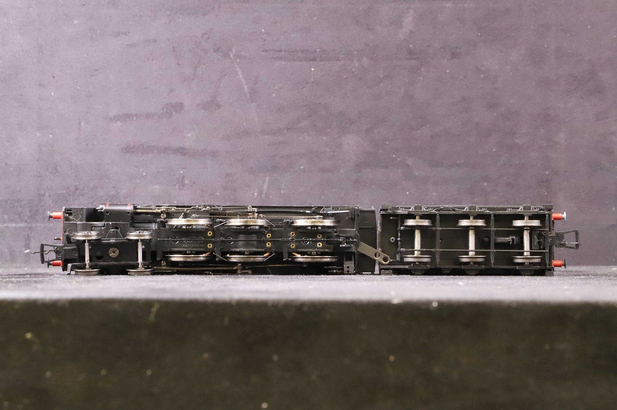 Bachmann OO 31-118 Standard Class 4MT 4-6-0 '75033' BR2 Tender BR Lined Black L/C