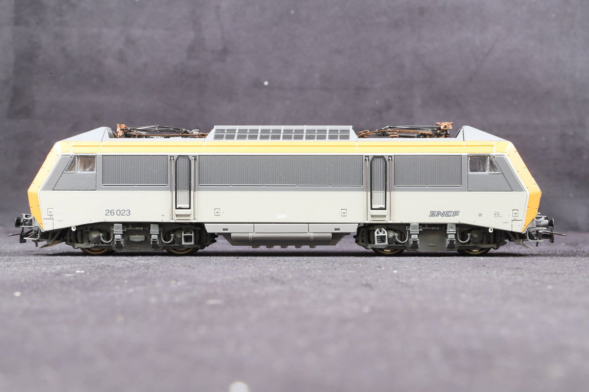 Jouef HO 837000 BB26000 Duel Voltage Electric Loco Original Livery, French SNCF