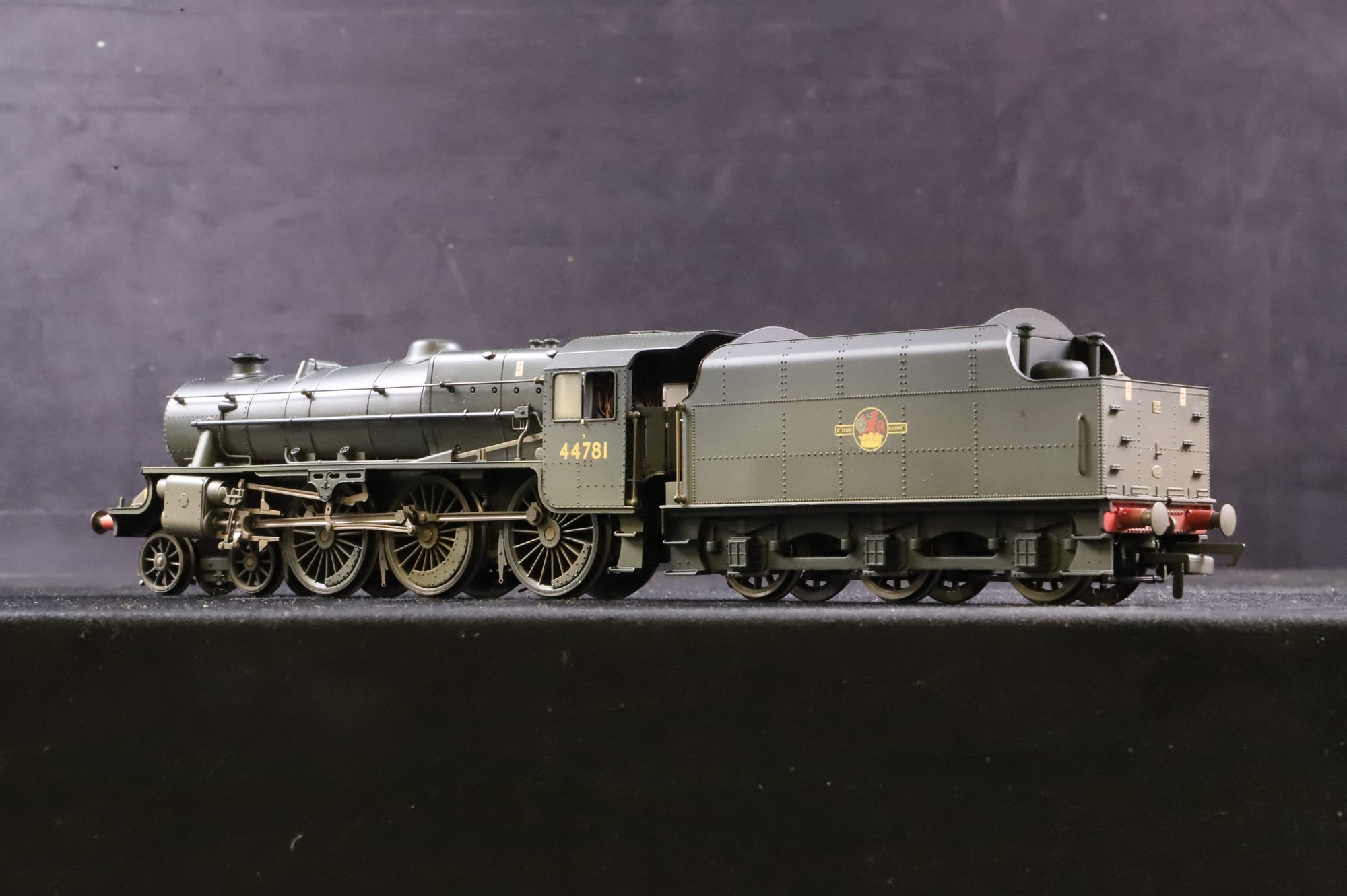 Hornby OO R2258 Class 5MT 44781 in BR Black w/ Late Crests - Weathered