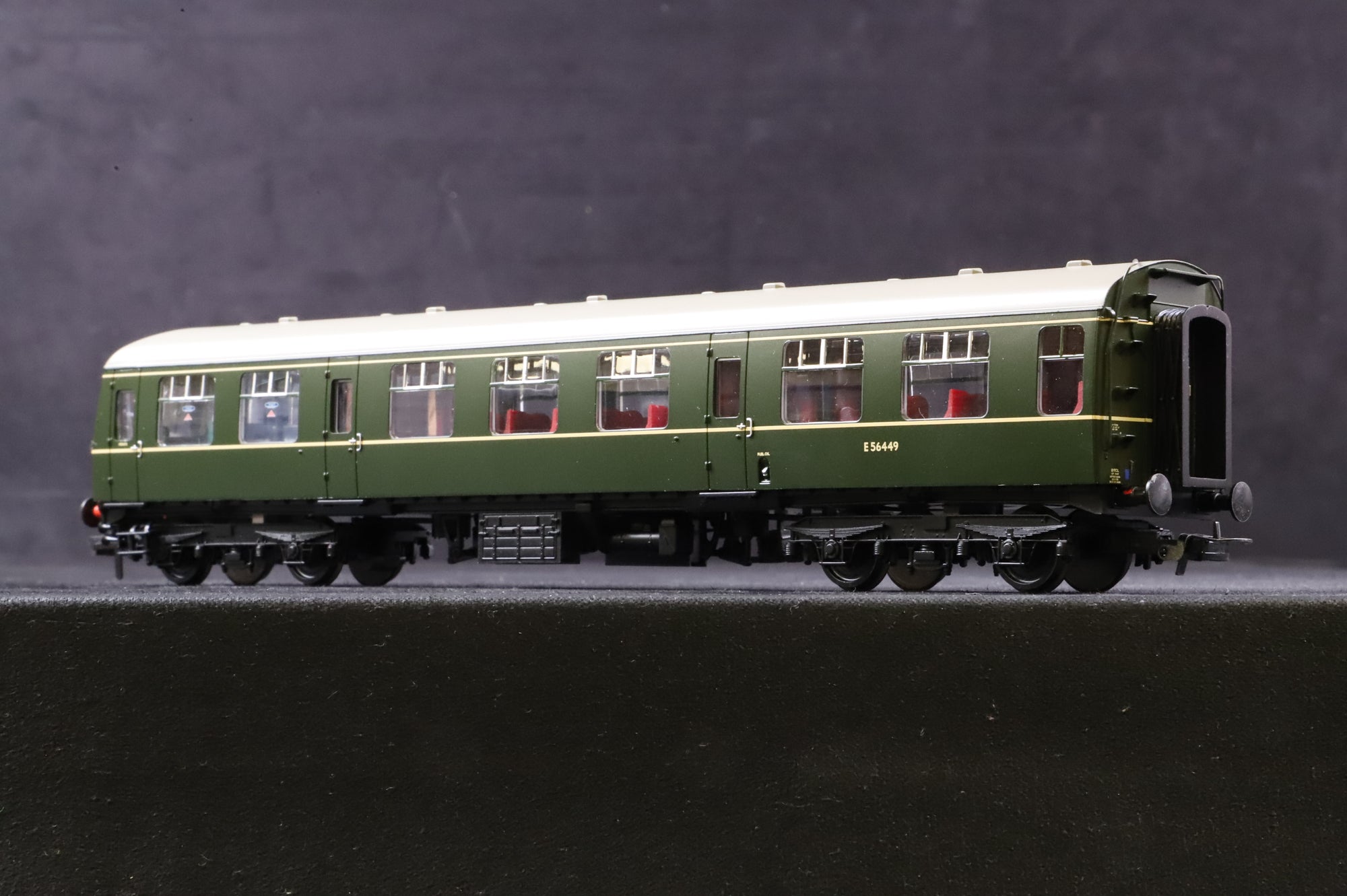 Bachmann OO 31-326B Class 105 2 Car DMU BR Green Speed Whiskers DCC Sound