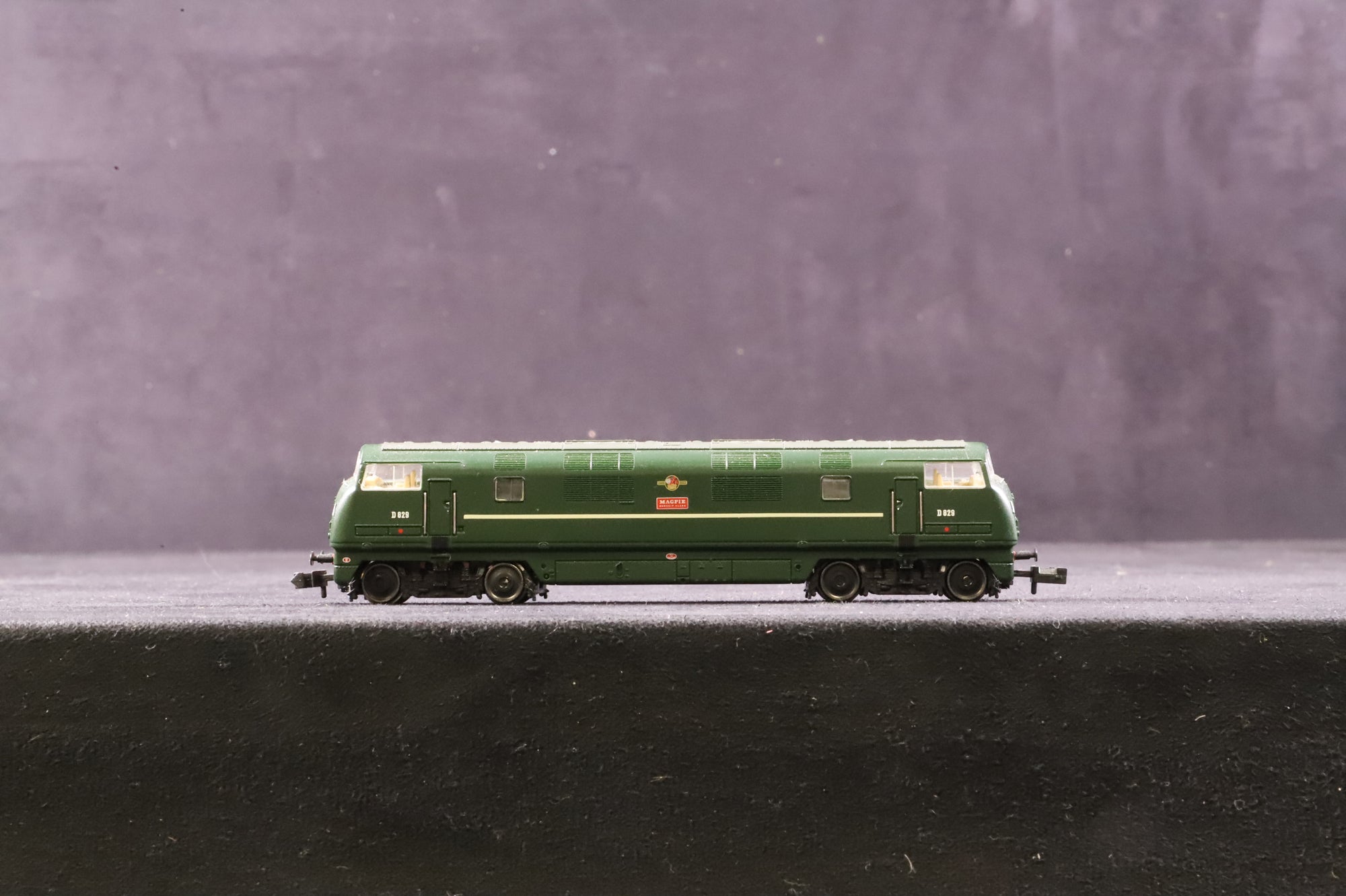 Graham Farish N 370-070 Cornish Riviera Express Train Set DCC Fitted