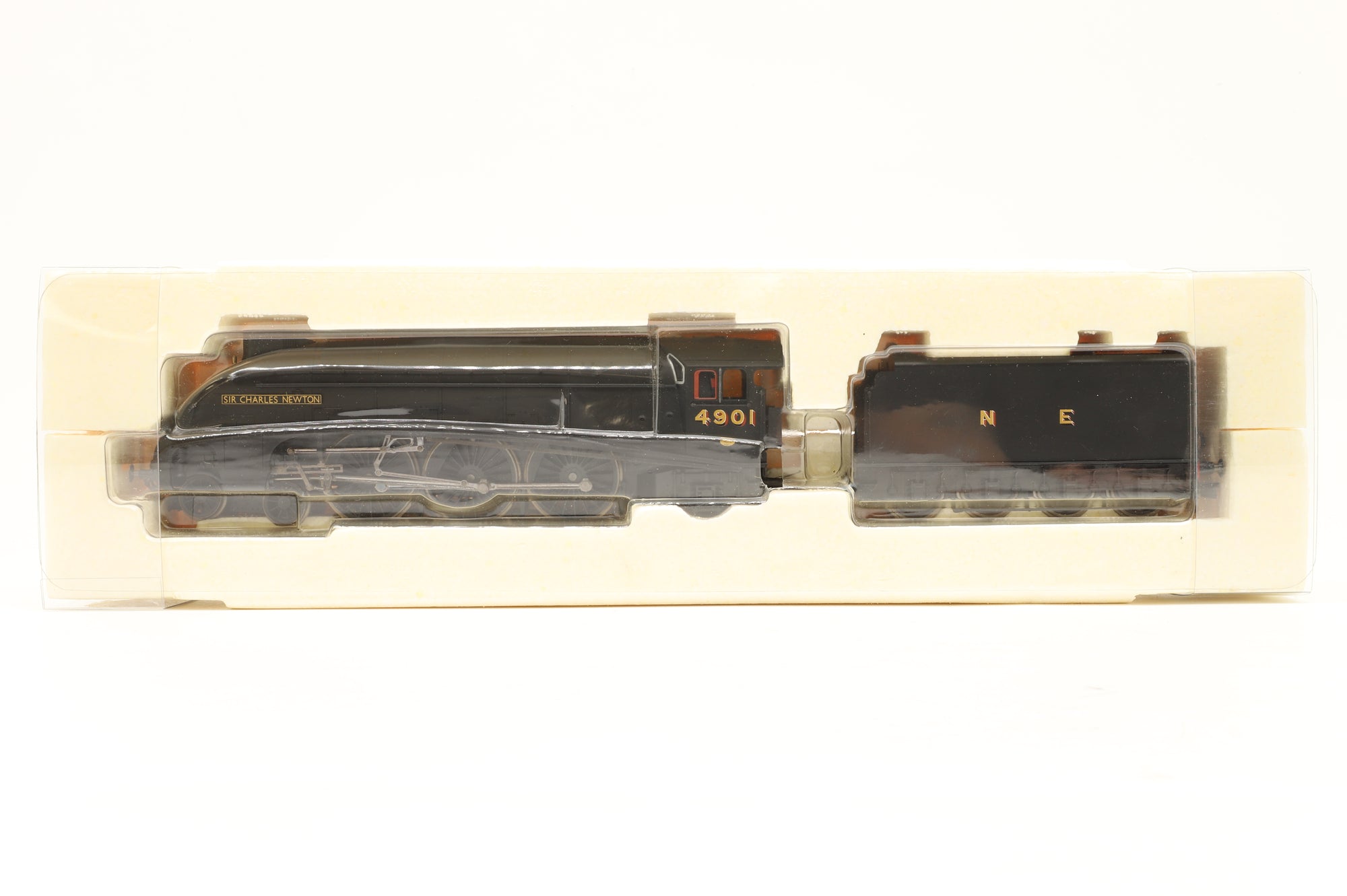 Hornby OO R2338 NE Class A4 'Sir Charles Newton'