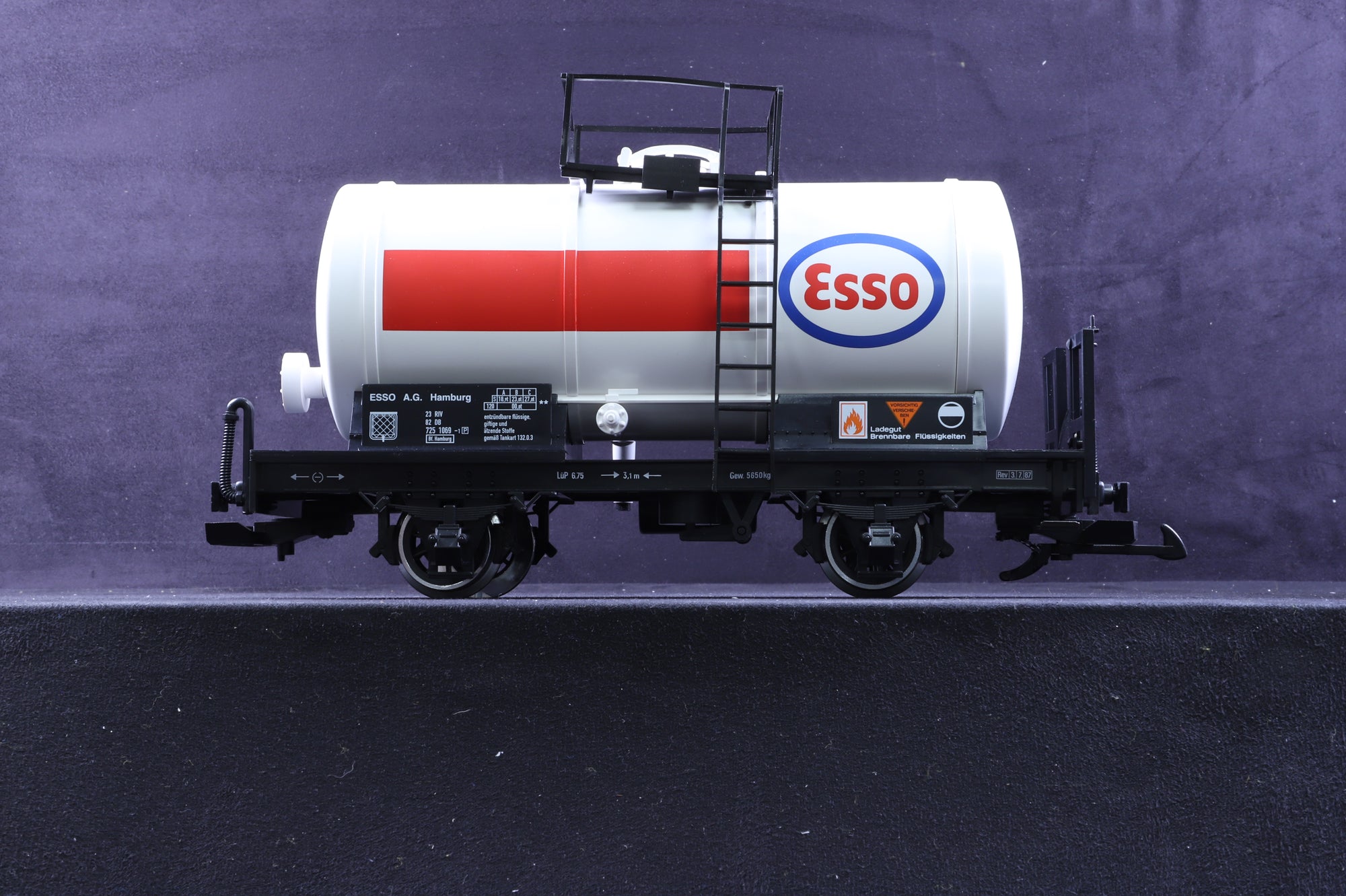 LGB G Scale 49403 Set Of 3 Esso Tank Cars