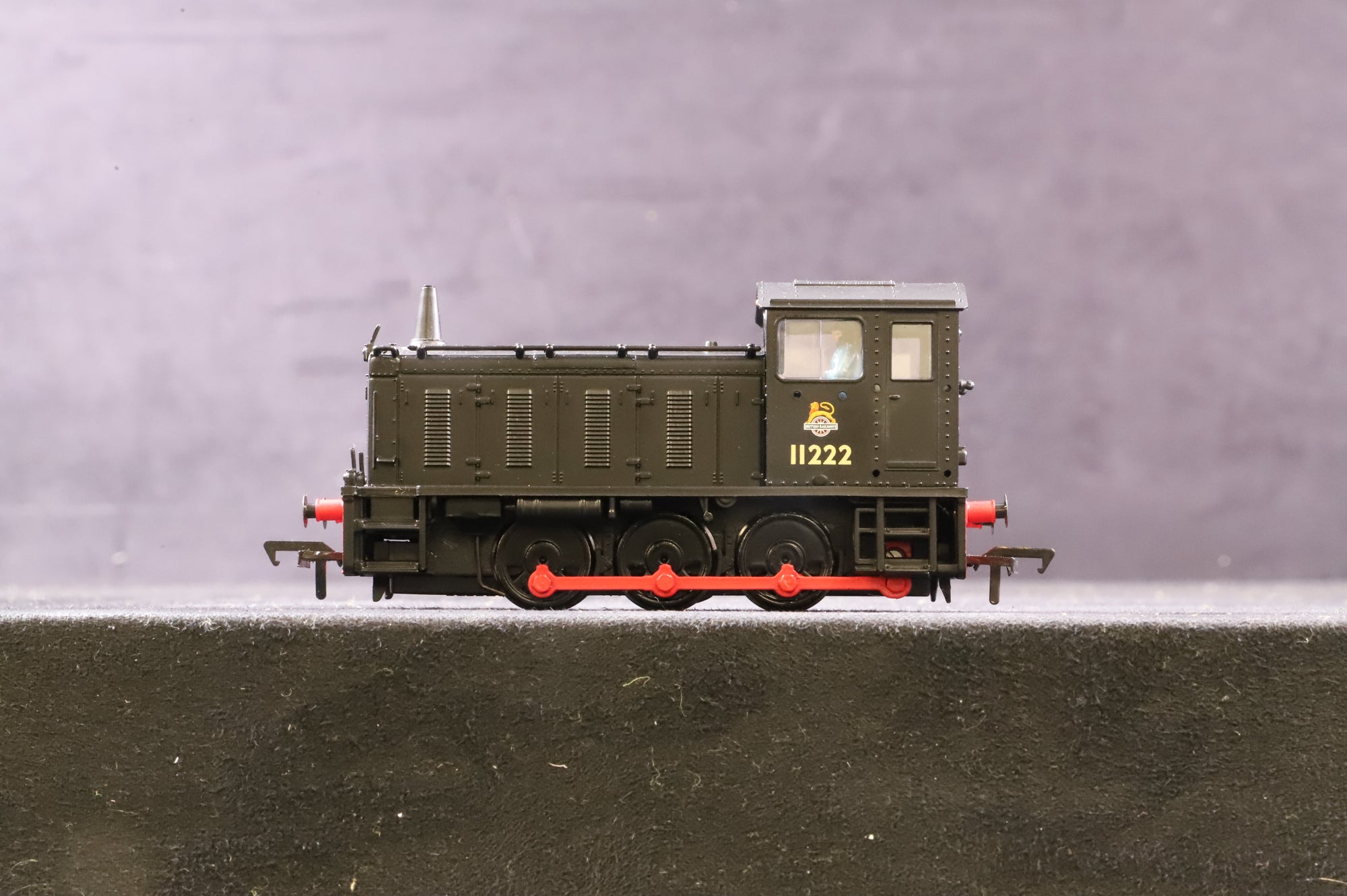 Bachmann OO 31-341 Class 04 11222 in BR Black w/ Early Crests
