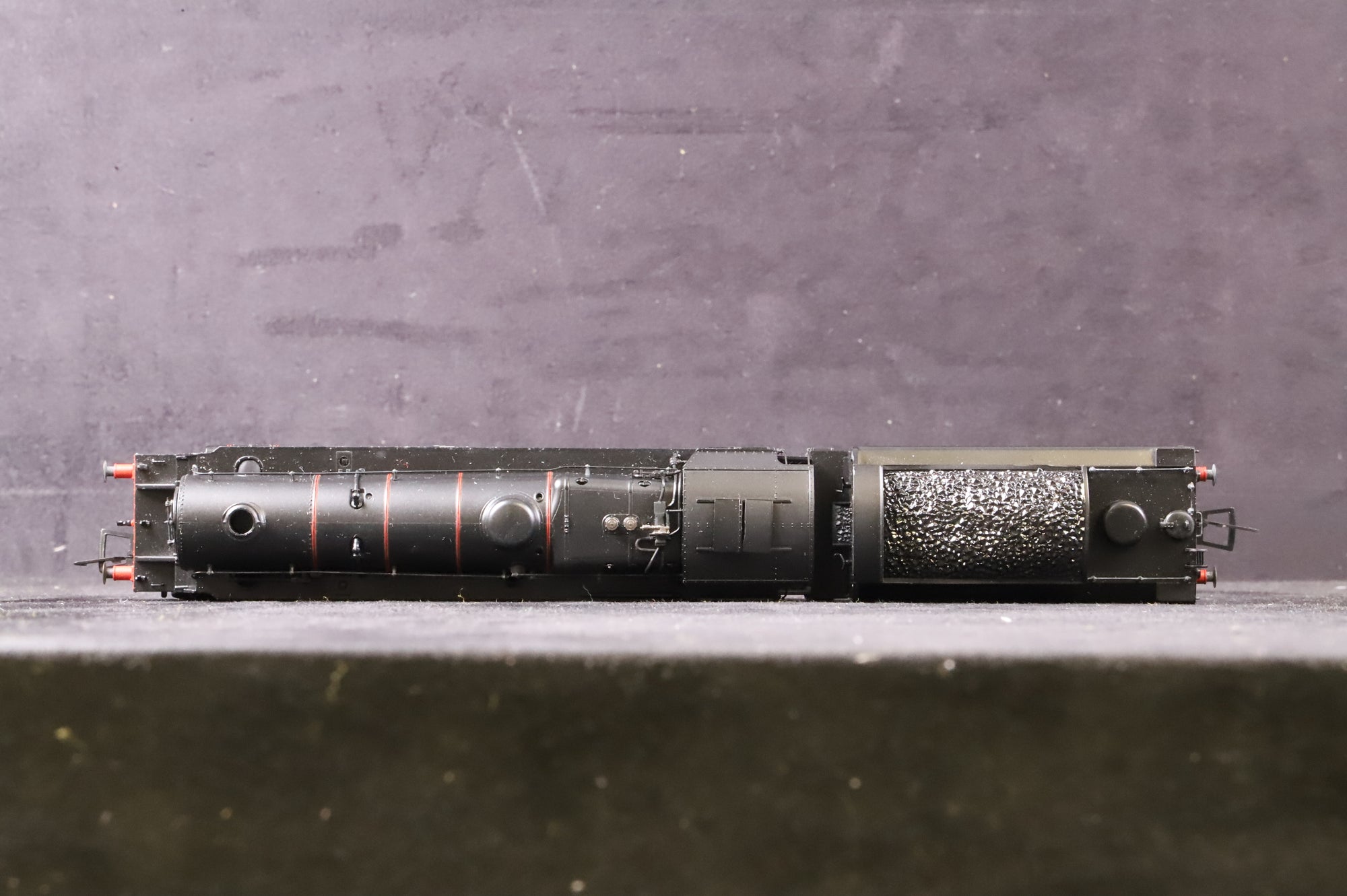 Bachmann OO 31-118 Standard Class 4MT 4-6-0 '75033' BR2 Tender BR Lined Black L/C