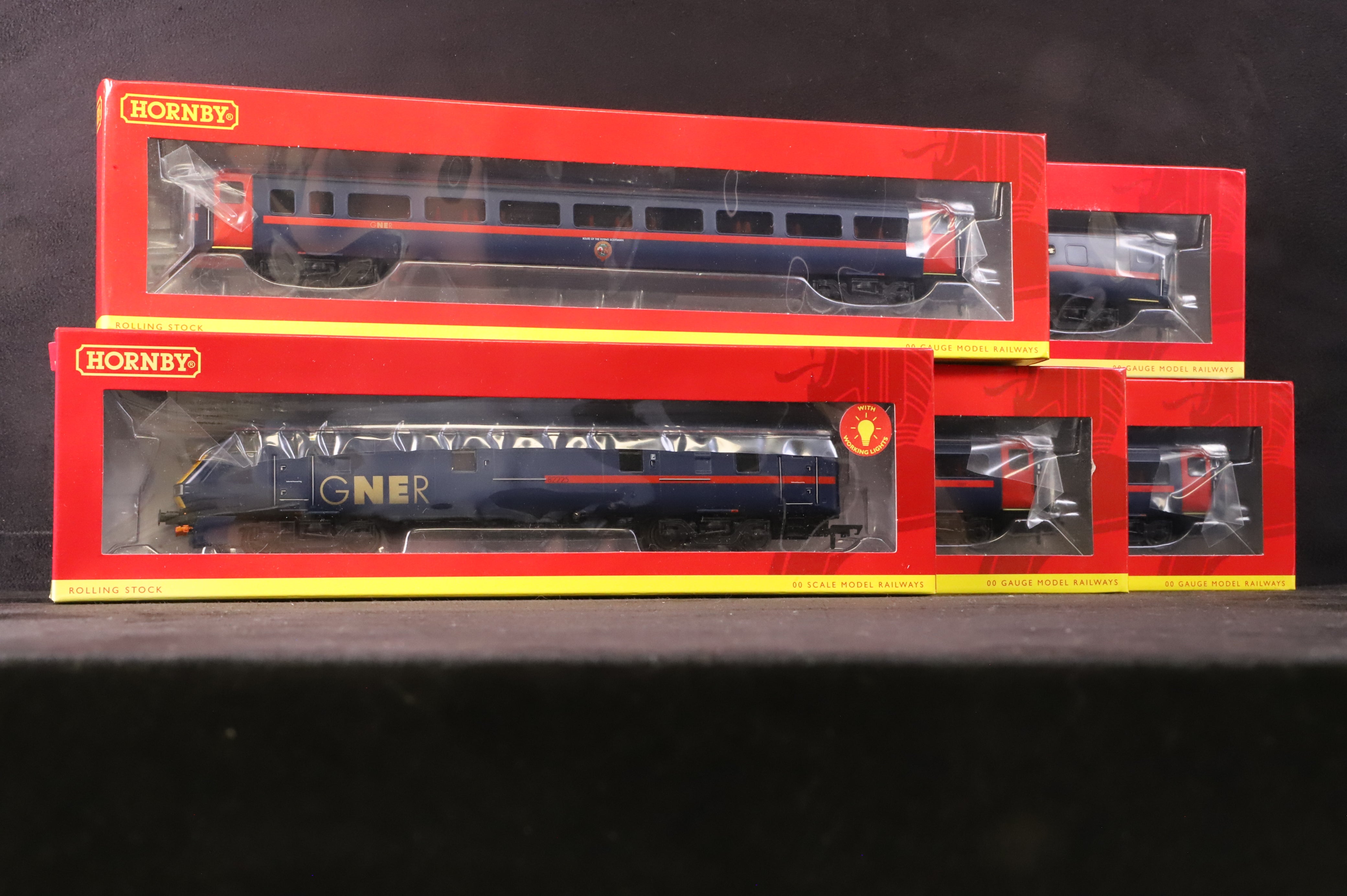 Hornby OO R40147 GNER Mk4 DVT'82225' & Rake Of 4 Mk4 GNER Coaches