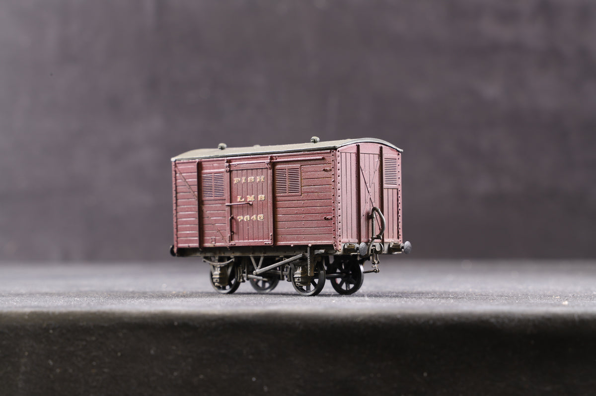 P4 Kit Built Rake Of 5 LMS Weathered Box Vans