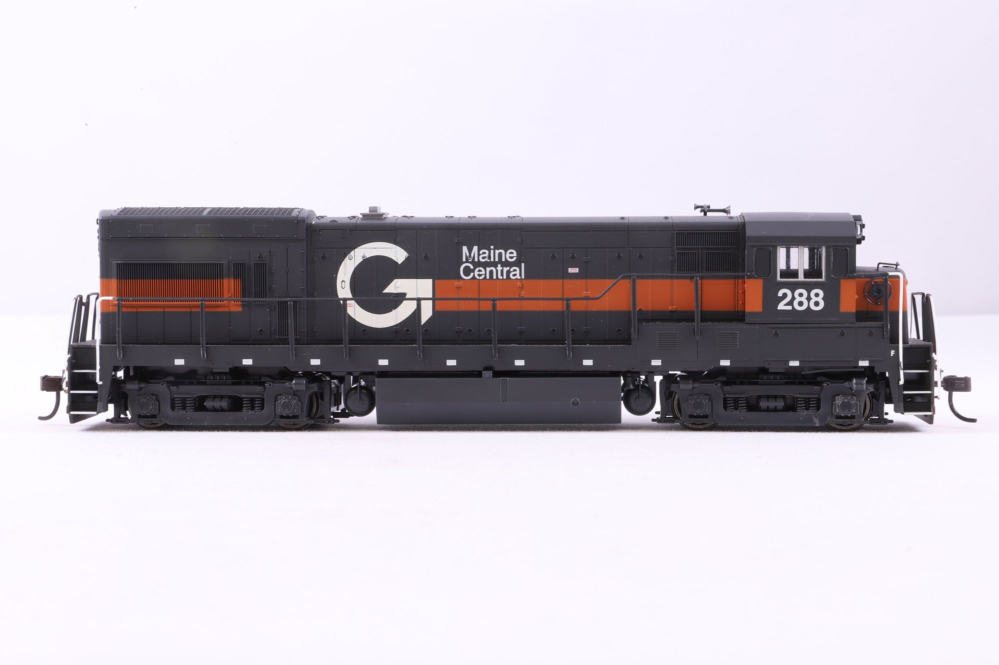 Atlas HO 8648 GE U23B Guilford/Maine Central '288'
