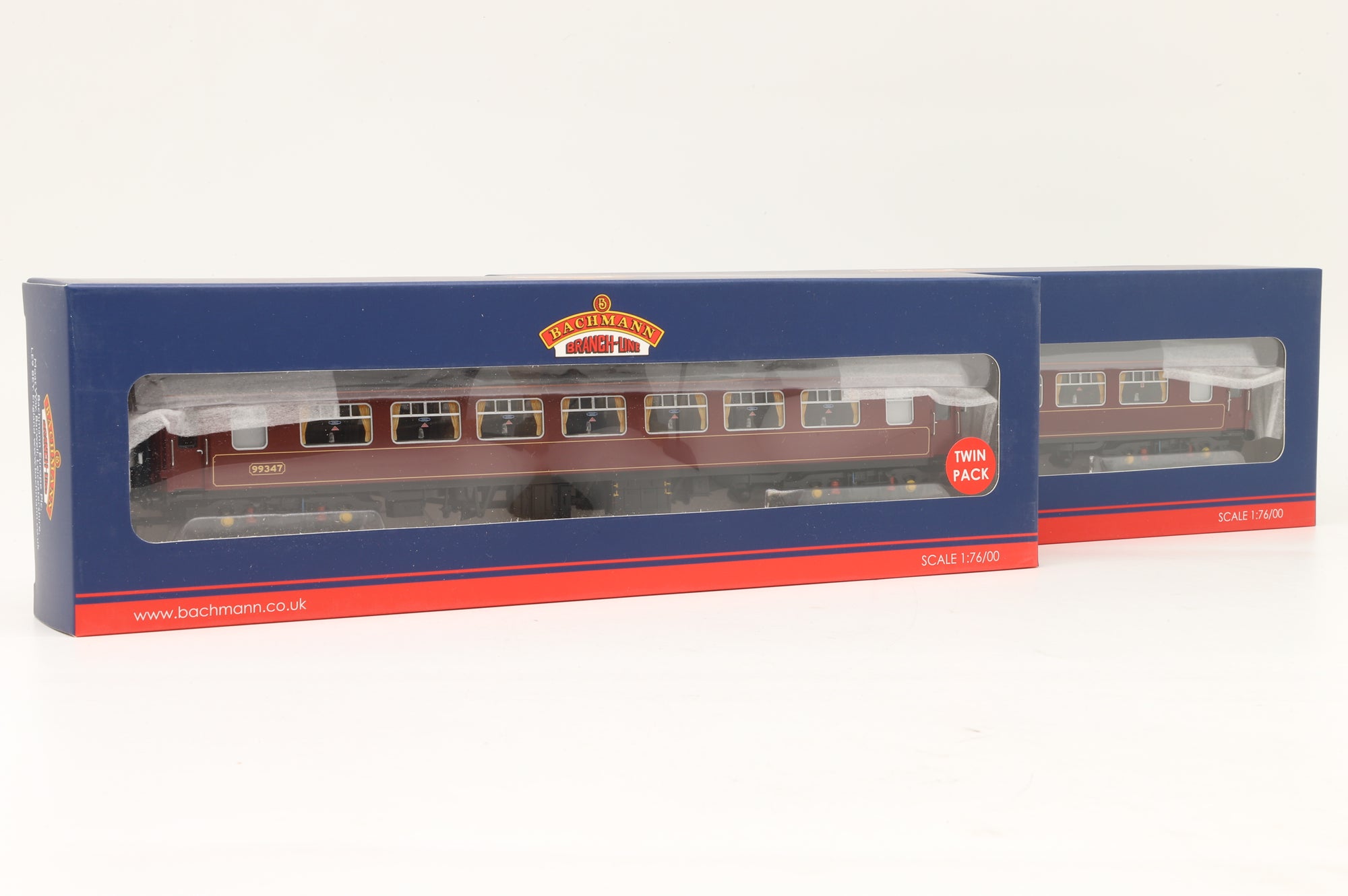 Bachmann OO 39-002K Twin Pack of Mk2 Pullman Coaches in West Coast Railways Livery