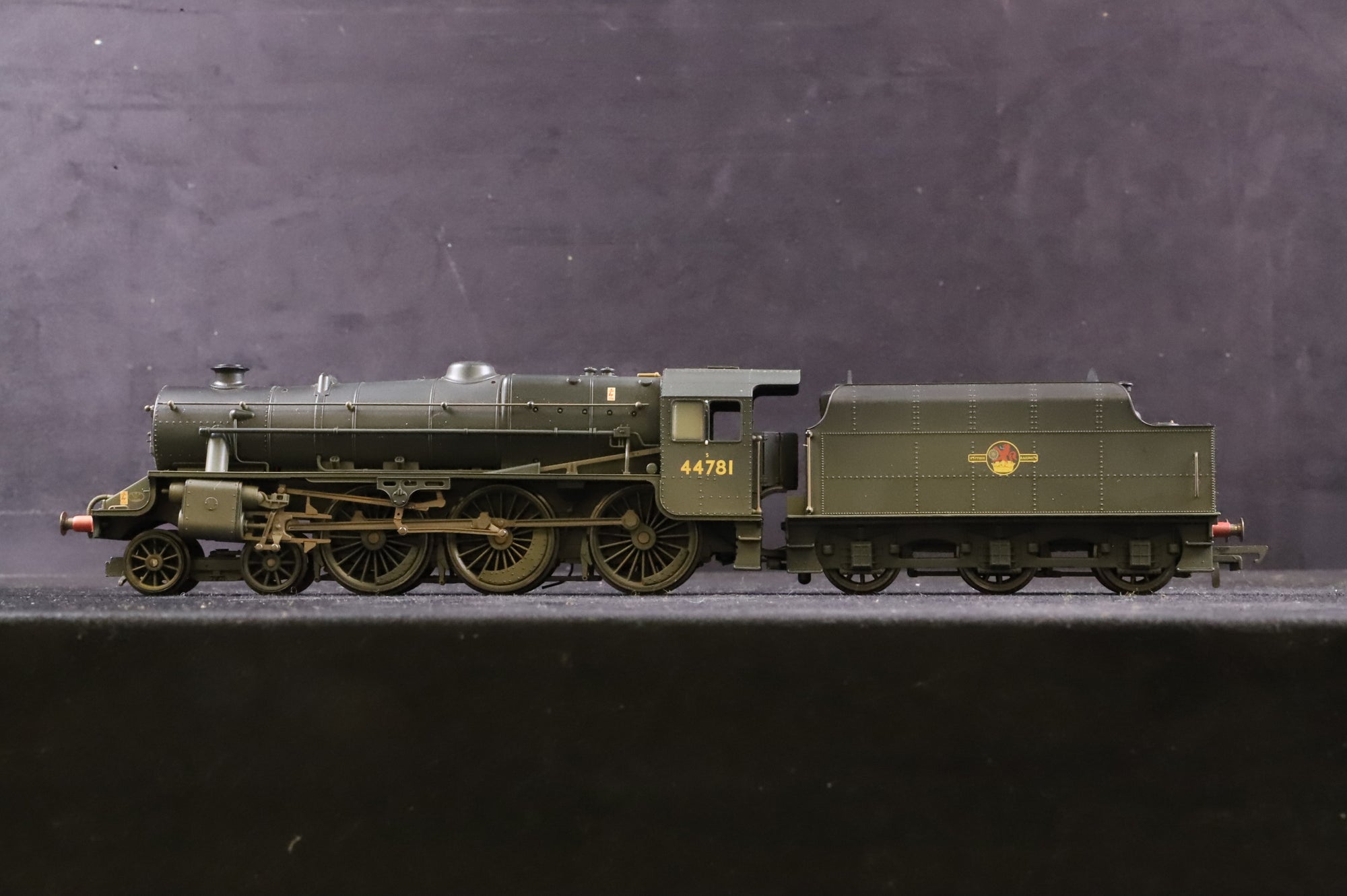Hornby OO R2258 Class 5MT 44781 in BR Black w/ Late Crests - Weathered