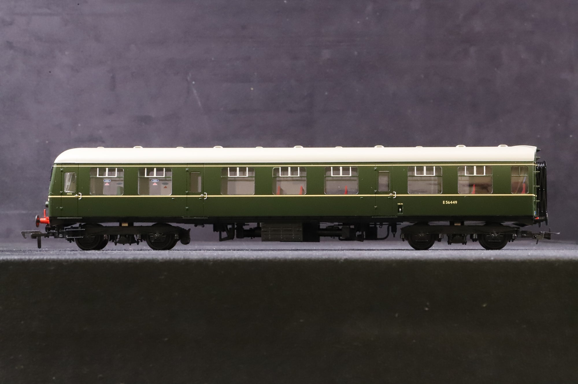 Bachmann OO 31-326B Class 105 2 Car DMU BR Green Speed Whiskers DCC Sound